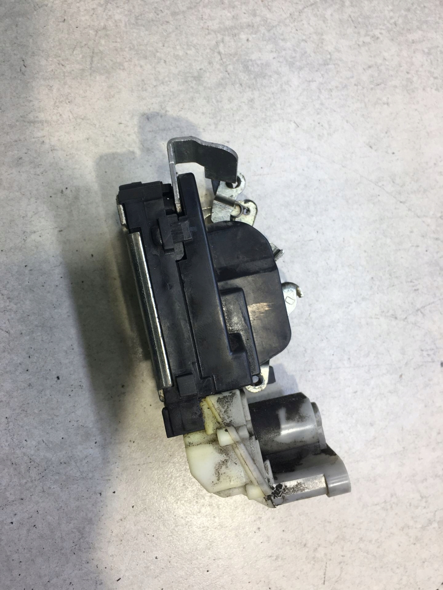lock door right rear part LANCIA LYBRA 4 PIN