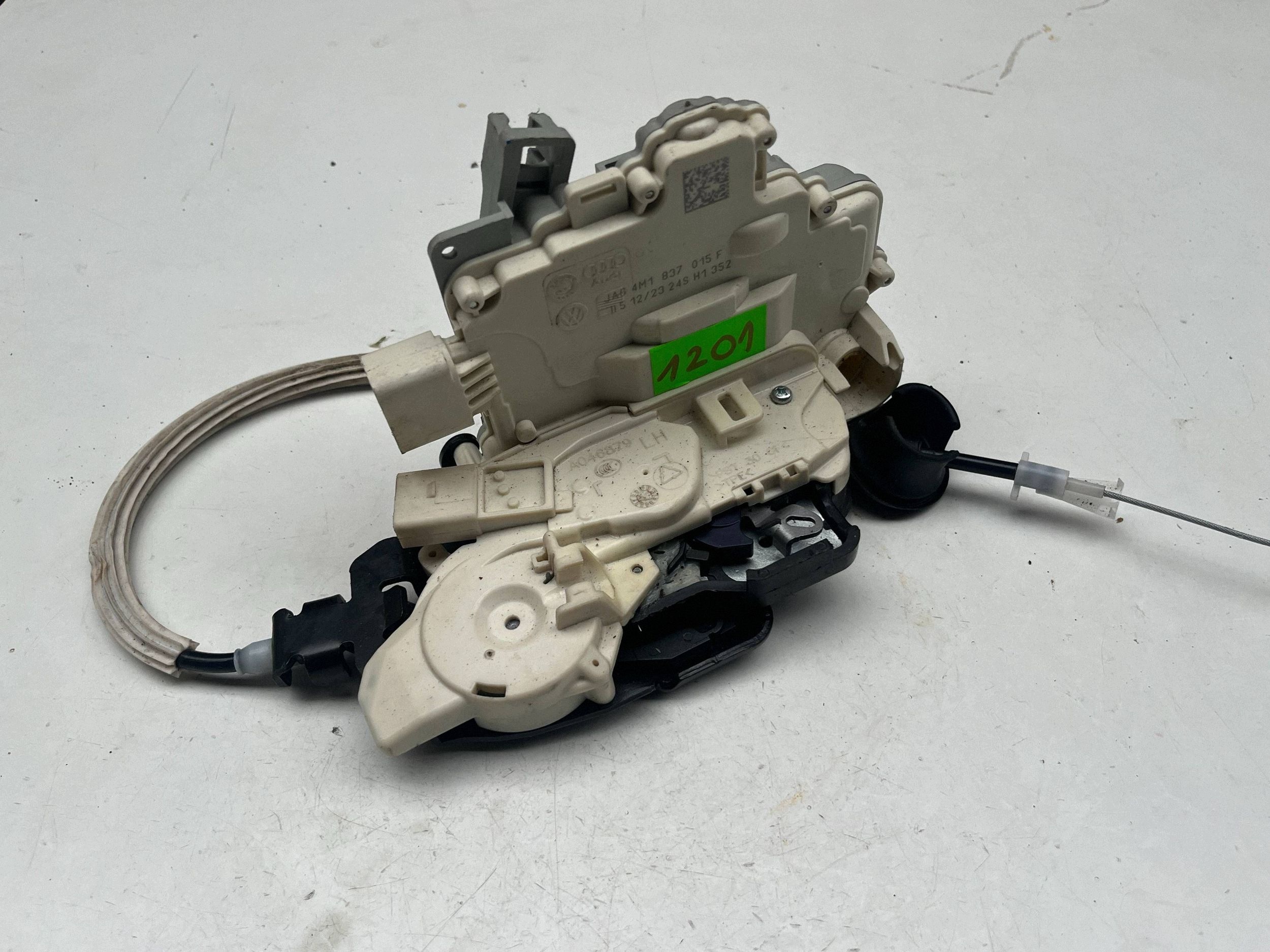 AUDI Q7 4M lock door left front DOCIAG 4M1837015F @M