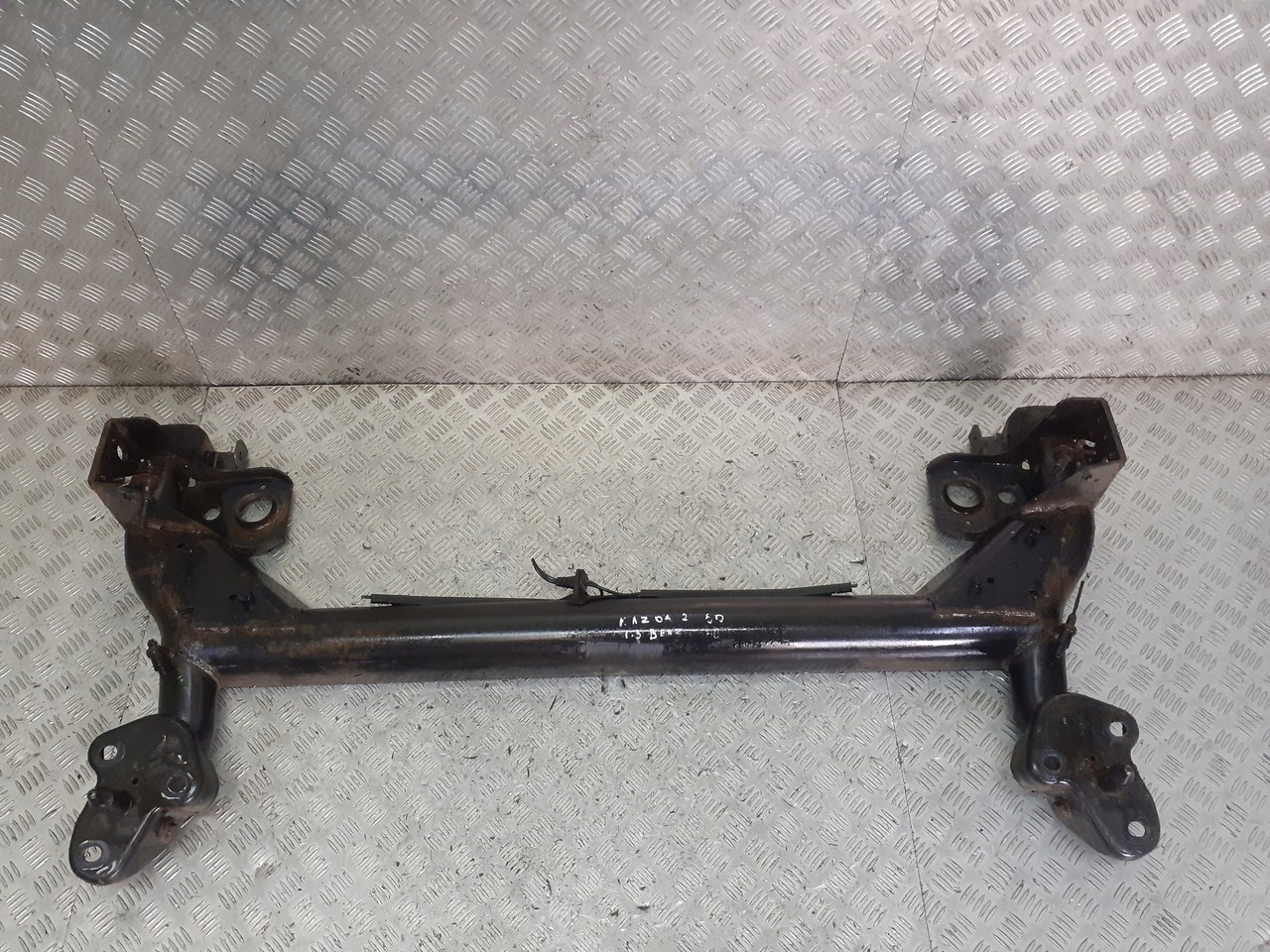 BELKA ZAWIESZENIA TYŁ MAZDA 2 1.3