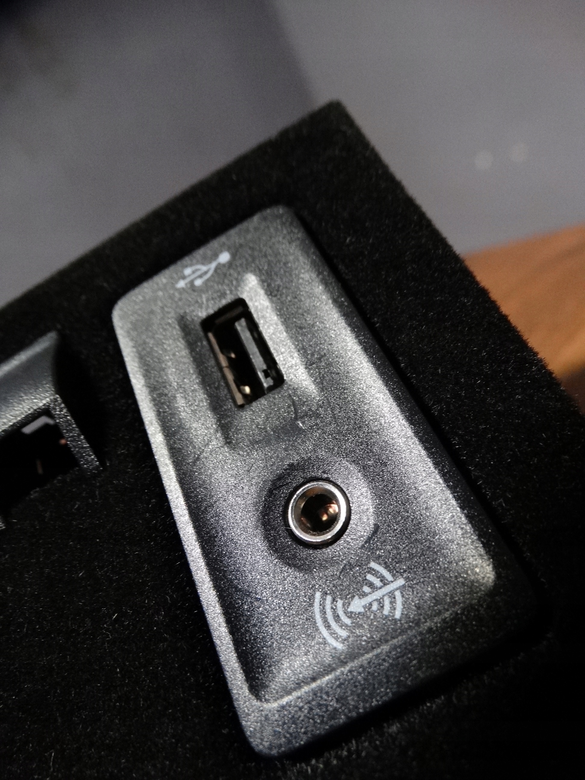 IDEALNE ZLACZE USB AUX PORSCHE PANAMERA 971 1