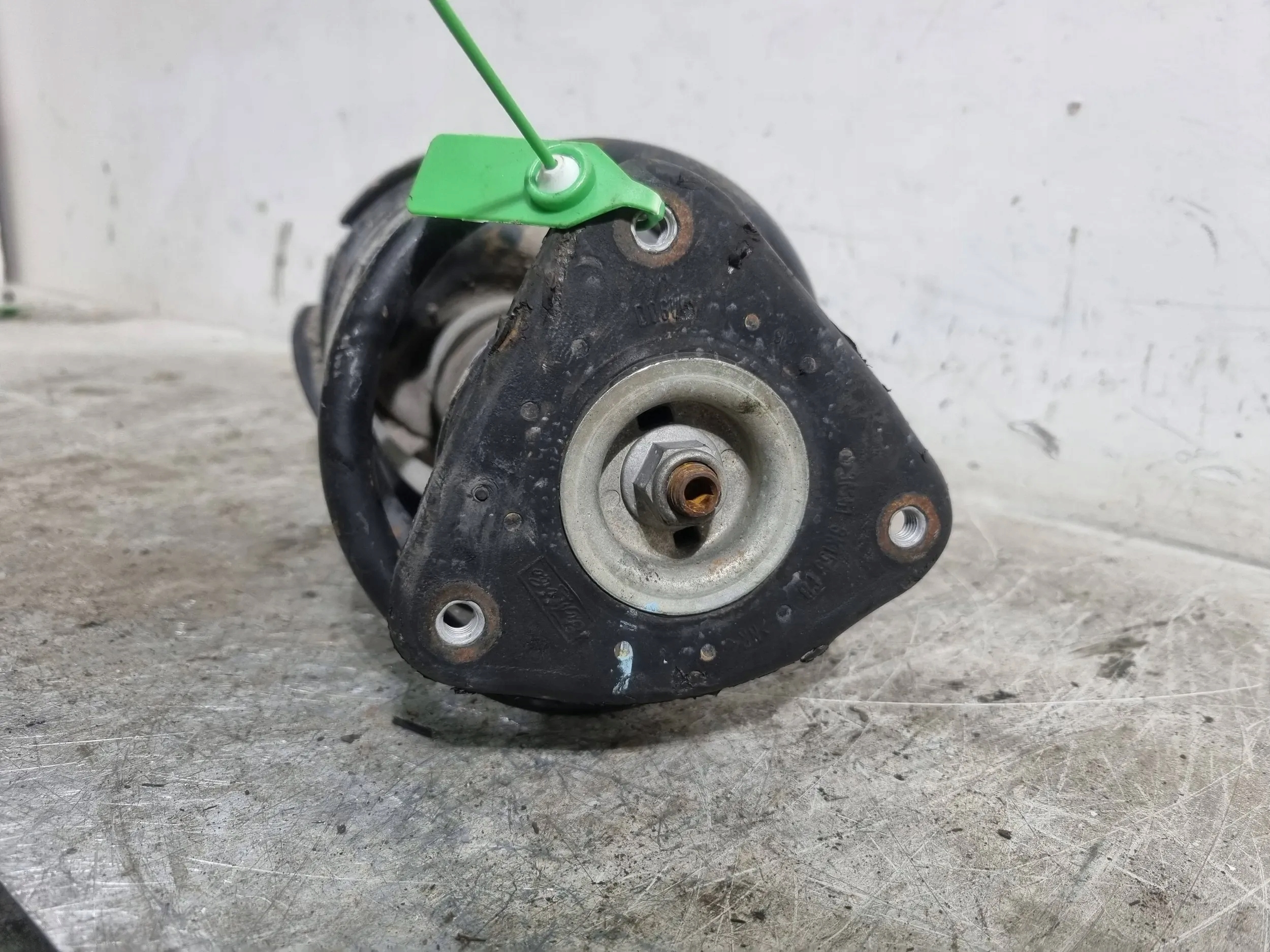 shock absorber front left 3M51-18K001-CBK FORD C-MAX and MK1 FOCUS MK2