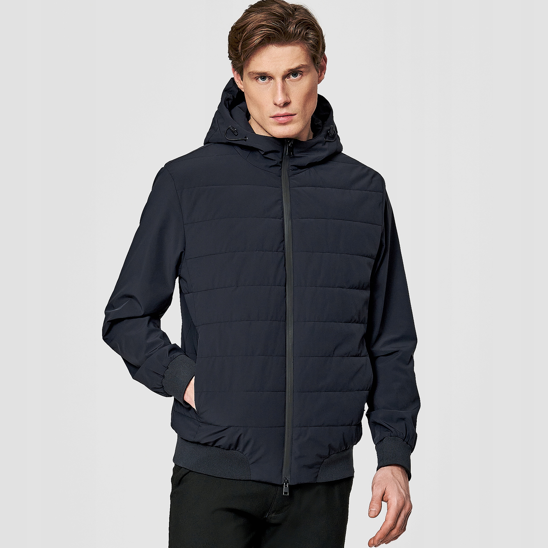 Tmavě modrá pánská bunda Ideální pro přechodnou sezónu Pako Lorente vel 58