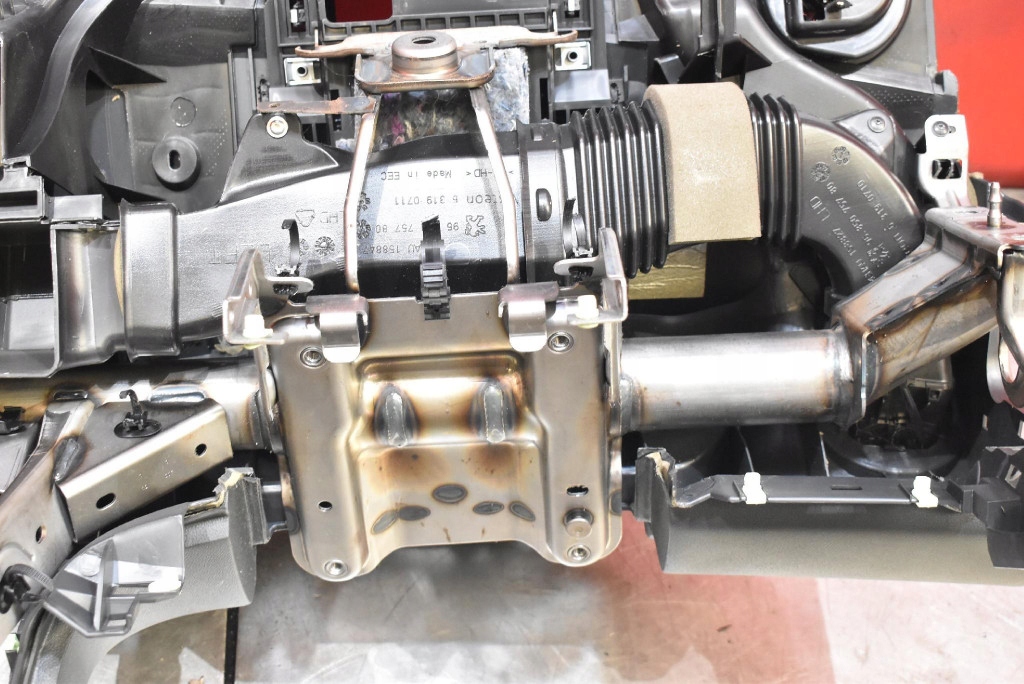 торпеда консоль подушки безопасности европа peugeot 3008 1 и 10-13