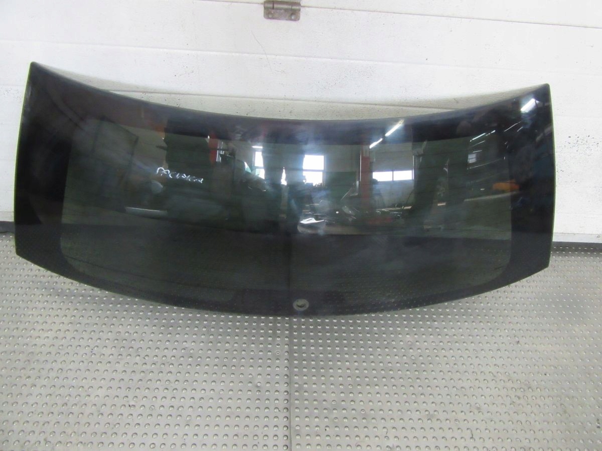 Chrysler Pacifica і заднє скло з люком