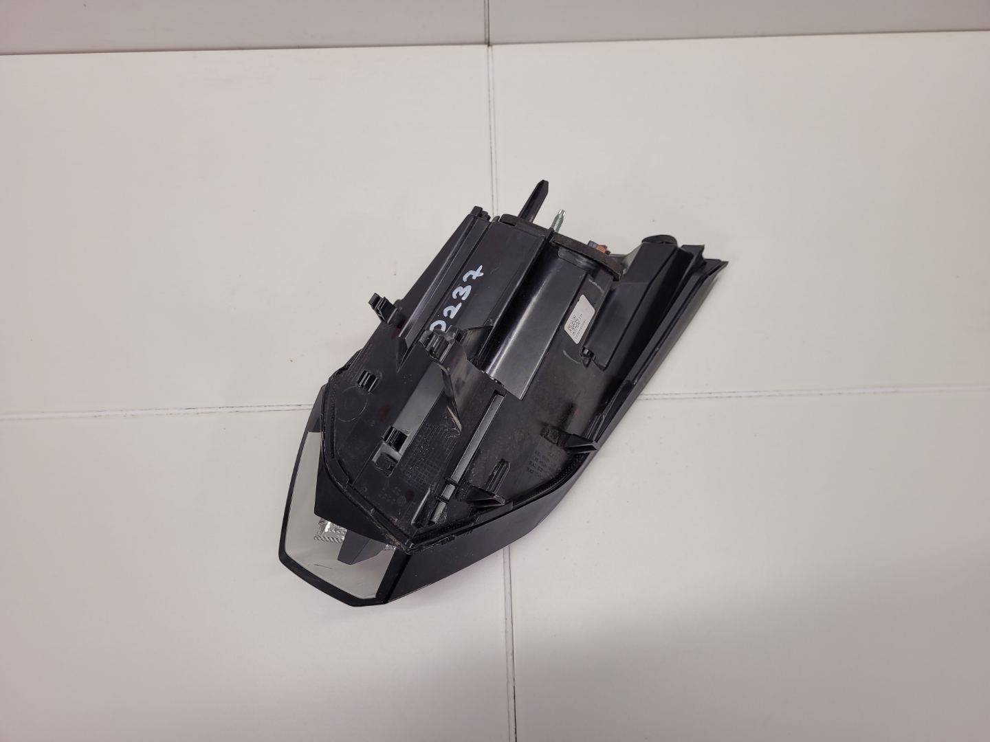 light rear left side Peugeot 2008 2 2021 FR2695010201
