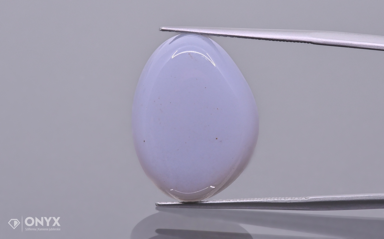 Chalcedon modrá konvexní nepravidelná destička 21x16 mm