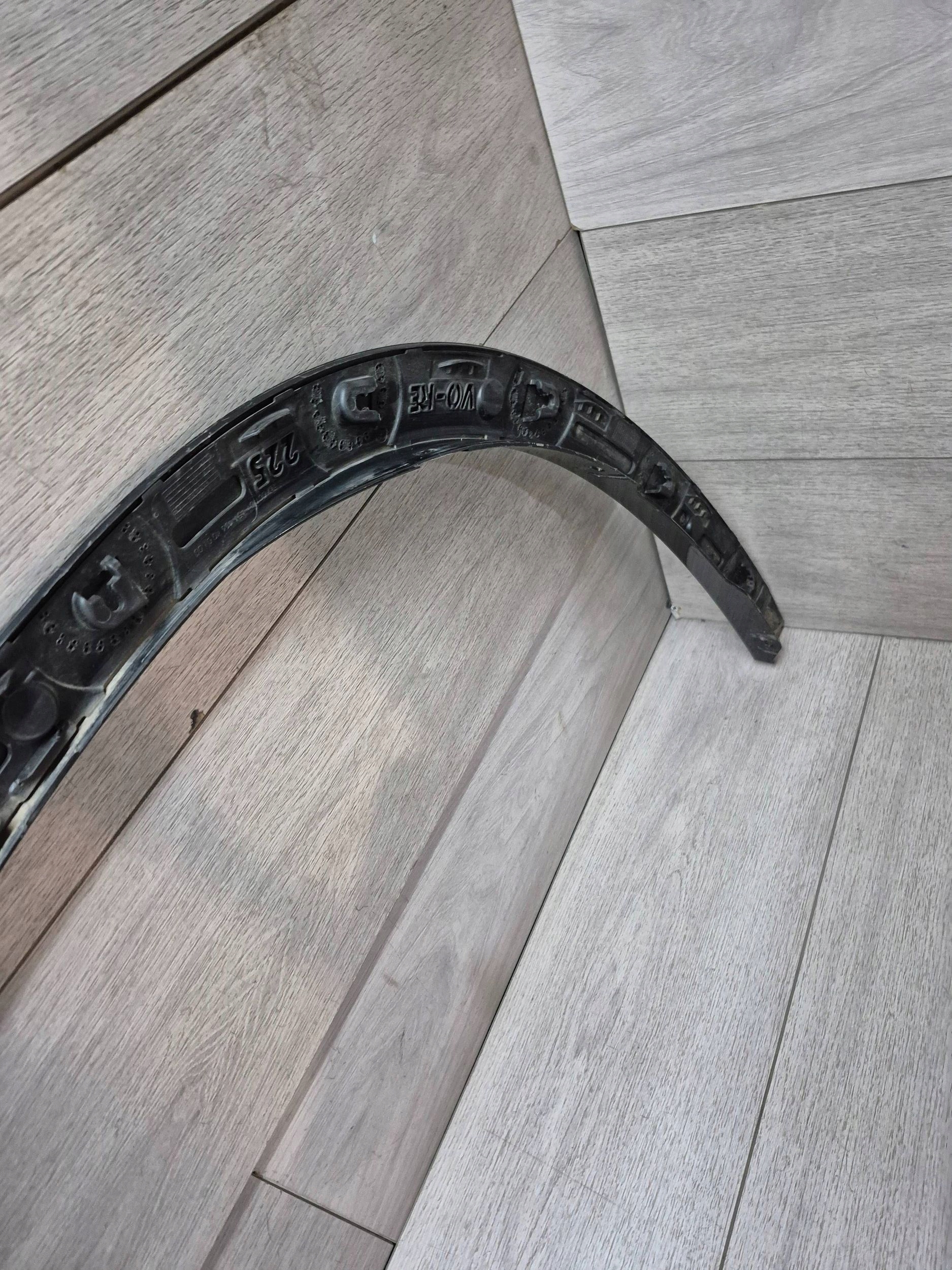 молдинг крыла правый перед BMW U11 X1 5A01686