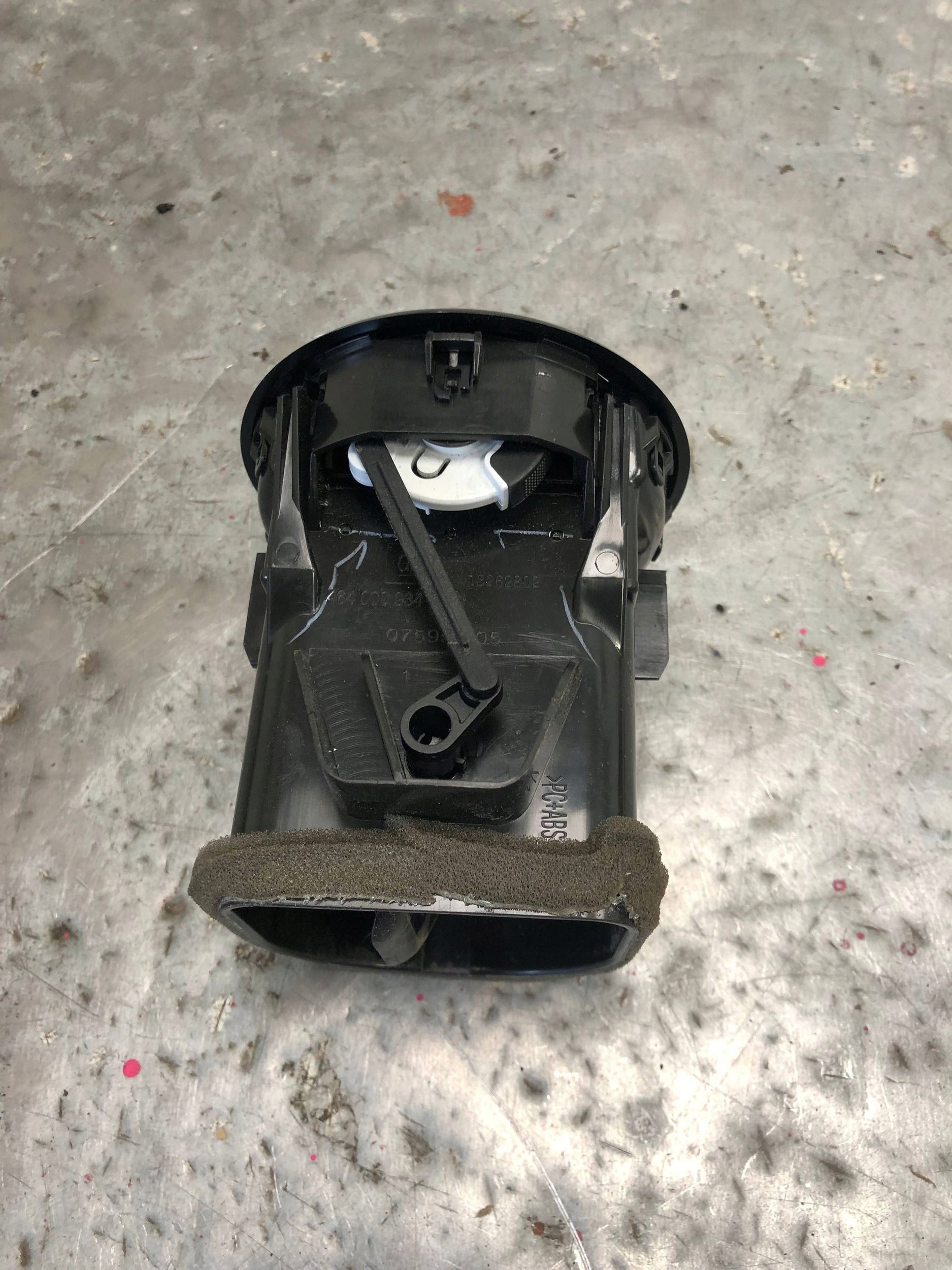 grid air conditioning devices left front OPEL MERIVA B LIFT 13262802