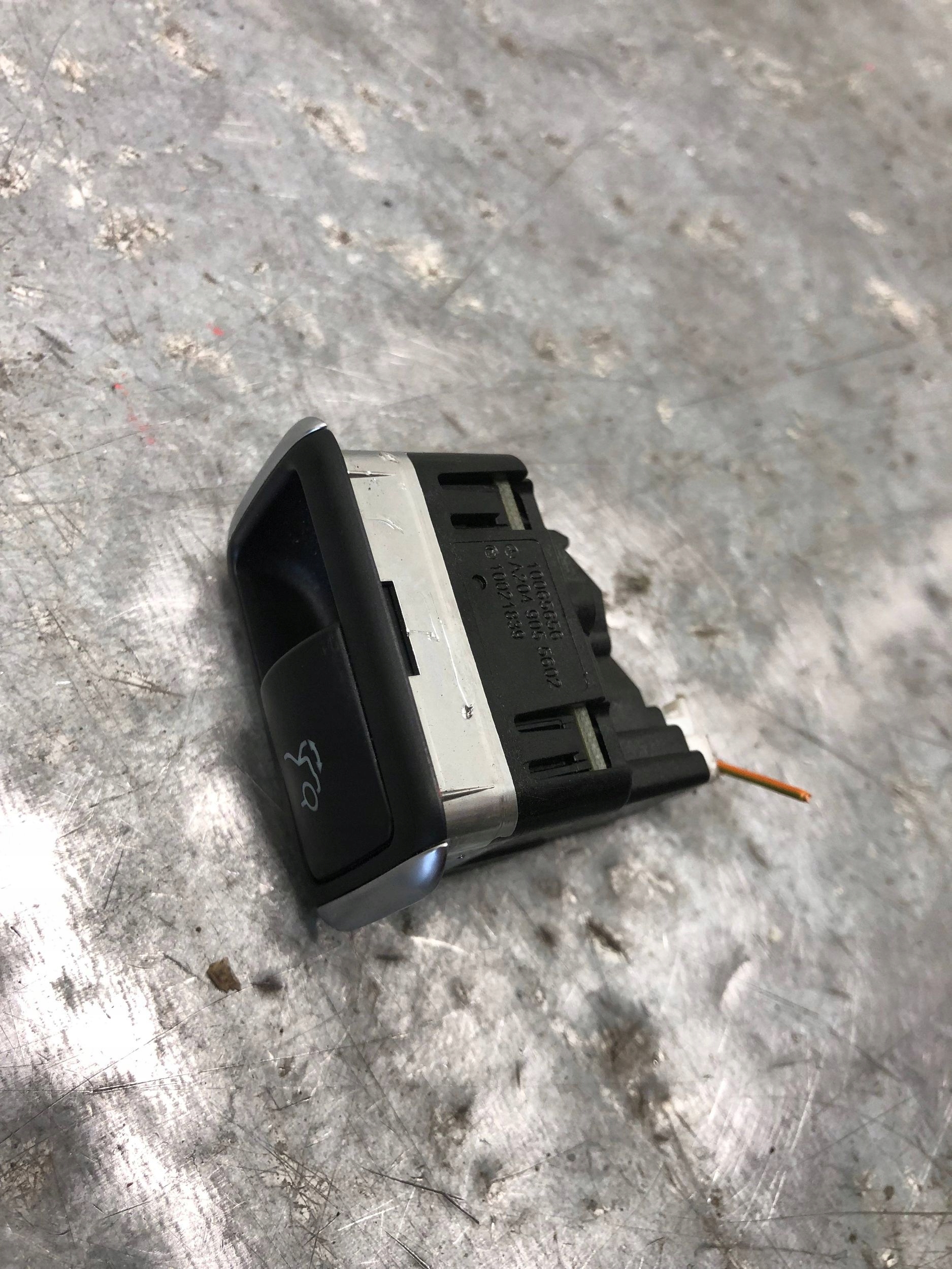 button bonnet boot MERCEDES W212 A2049055602