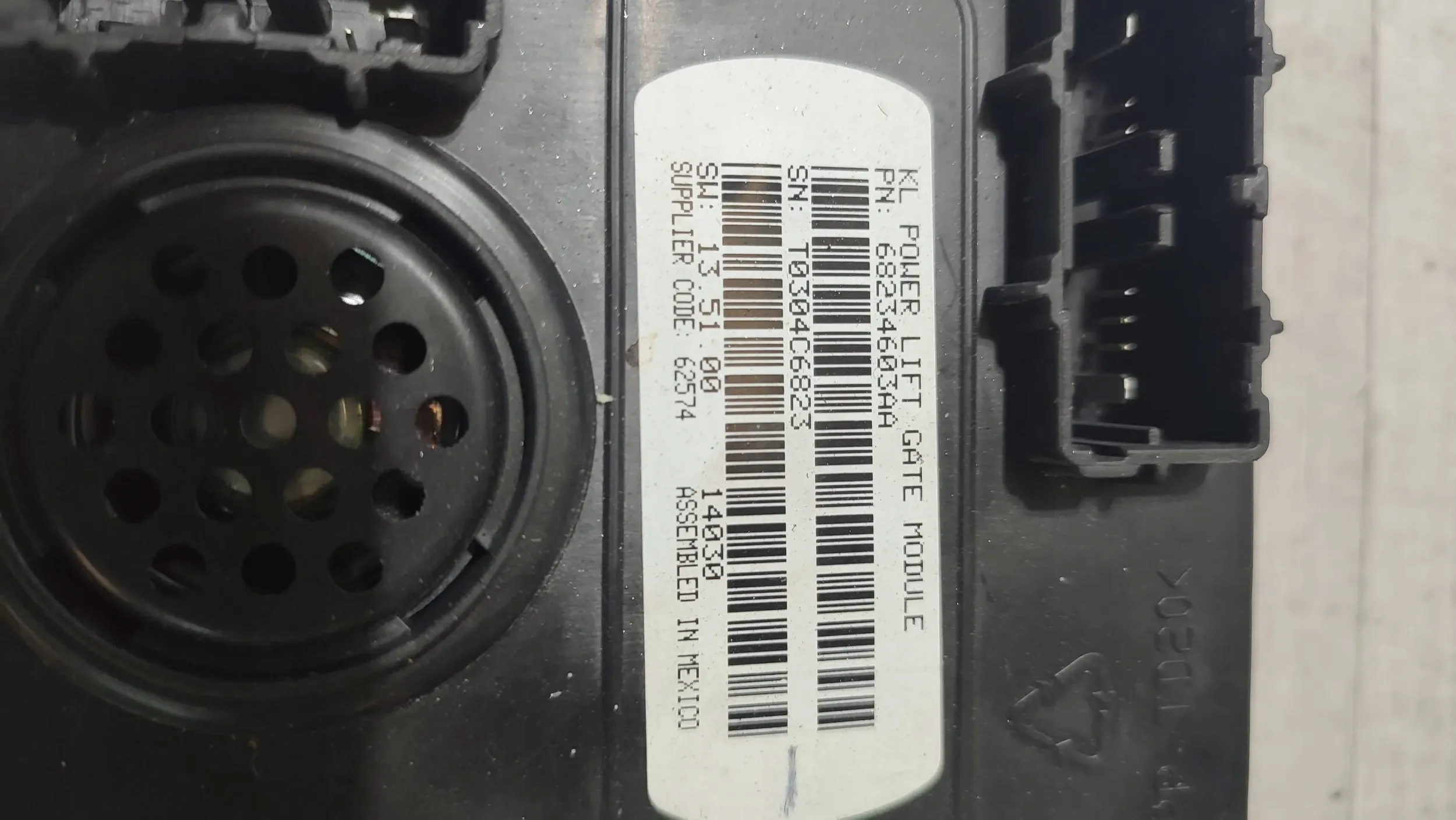 Jeep Cherokee KL 15r. 2.0d module control unit bonnet