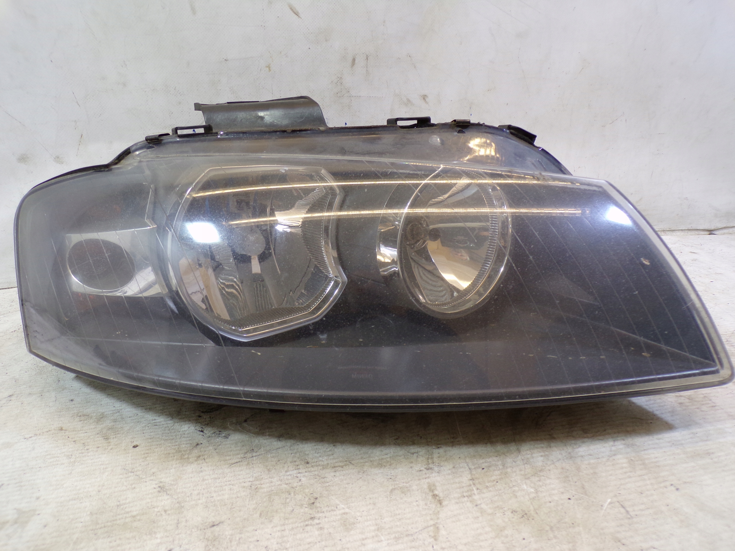 light front front right AUDI A3 8P (K) (1)