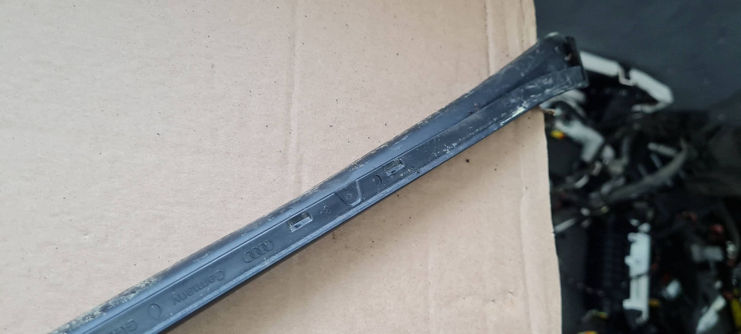 Q5 8R SQ5 moulding cover cap windows CZOLOWEJ left left front 8R0854327A