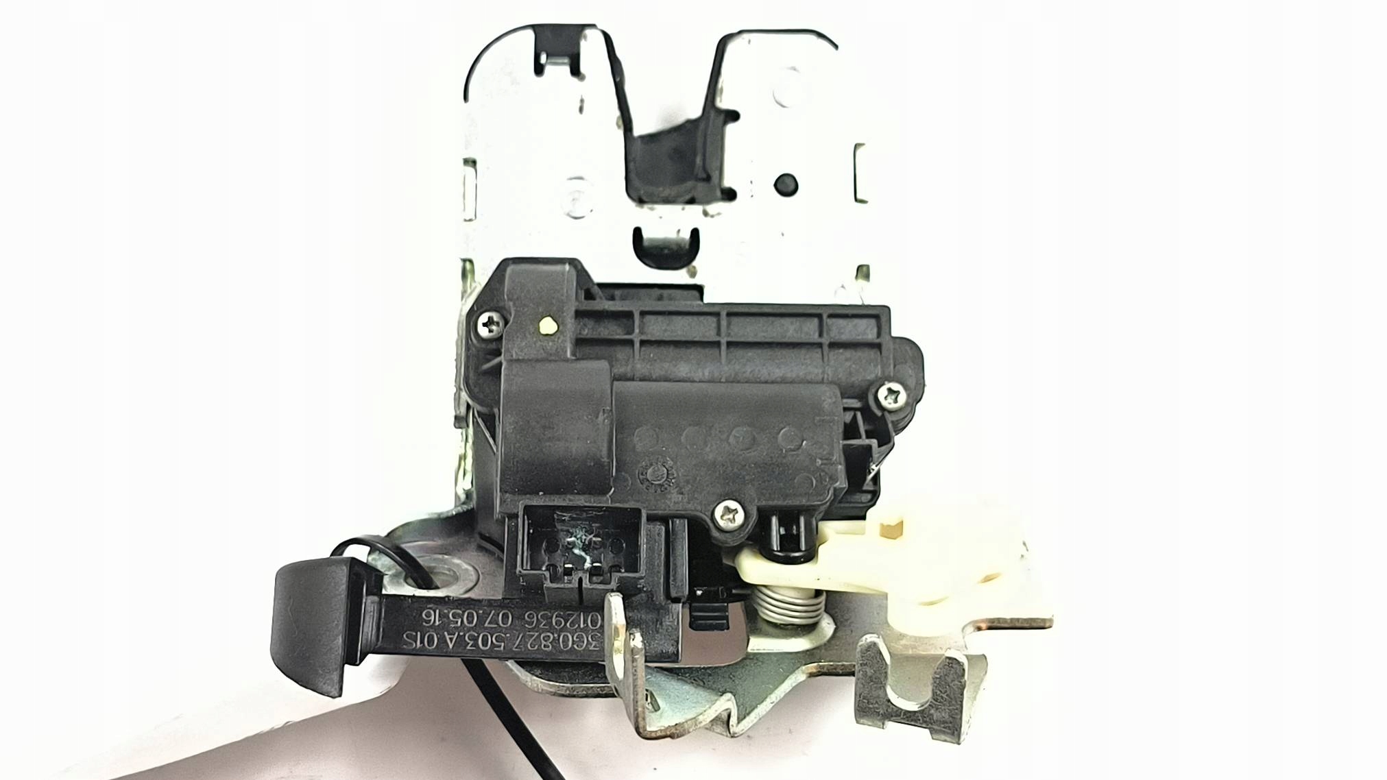 lock bonnet 3G0827503A VOLKSWAGEN PASSAT B8 sedan