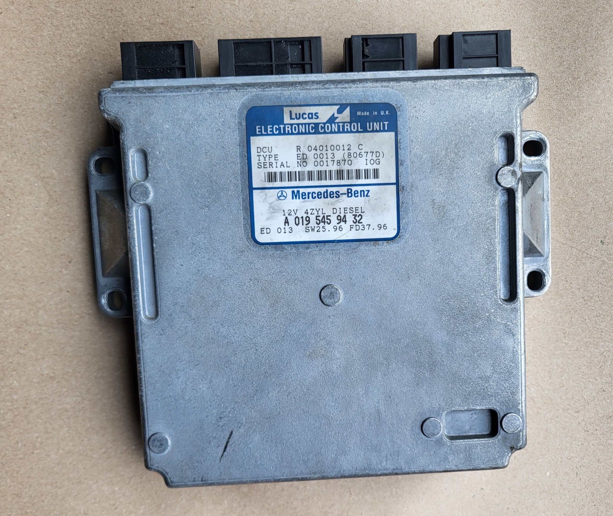 module control unit computer of the engine ECU MERCEDES E-KL W210 2.2D A0195459432 OE