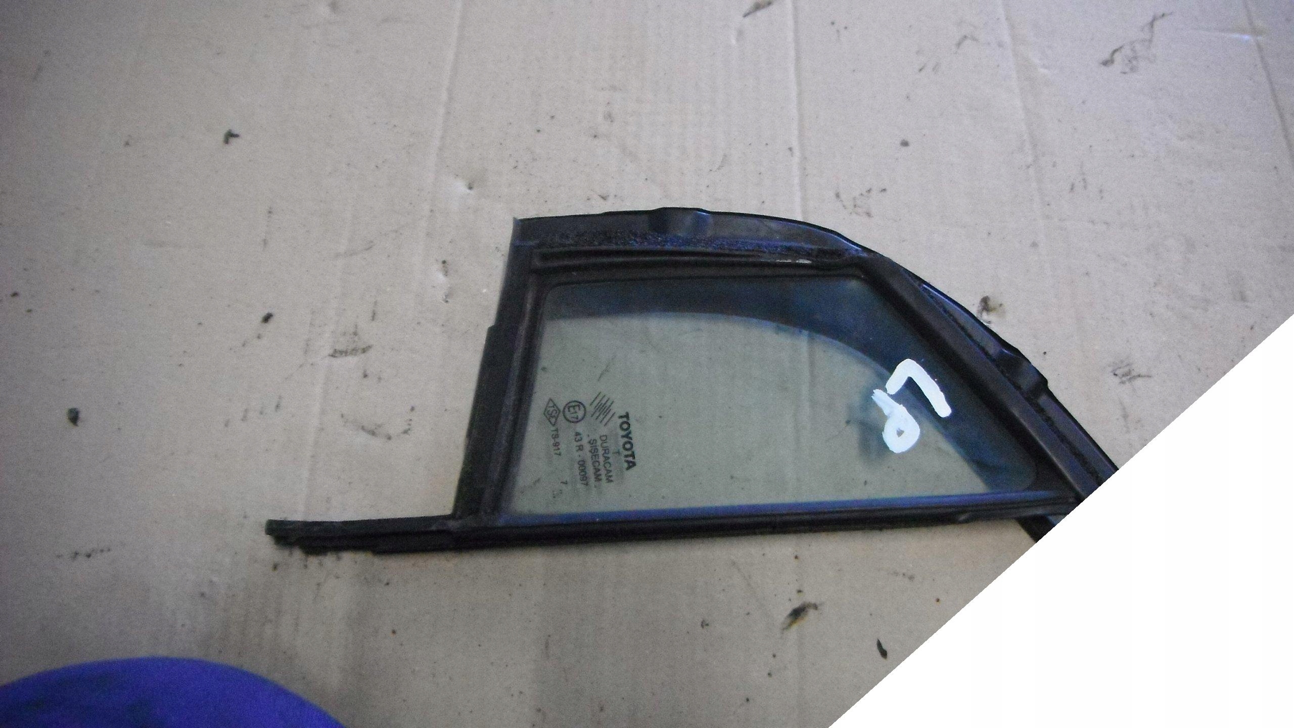 TOYOTA YARIS 2 II 5D 06- SZYBA LEWA PRZEDNIA MAŁA