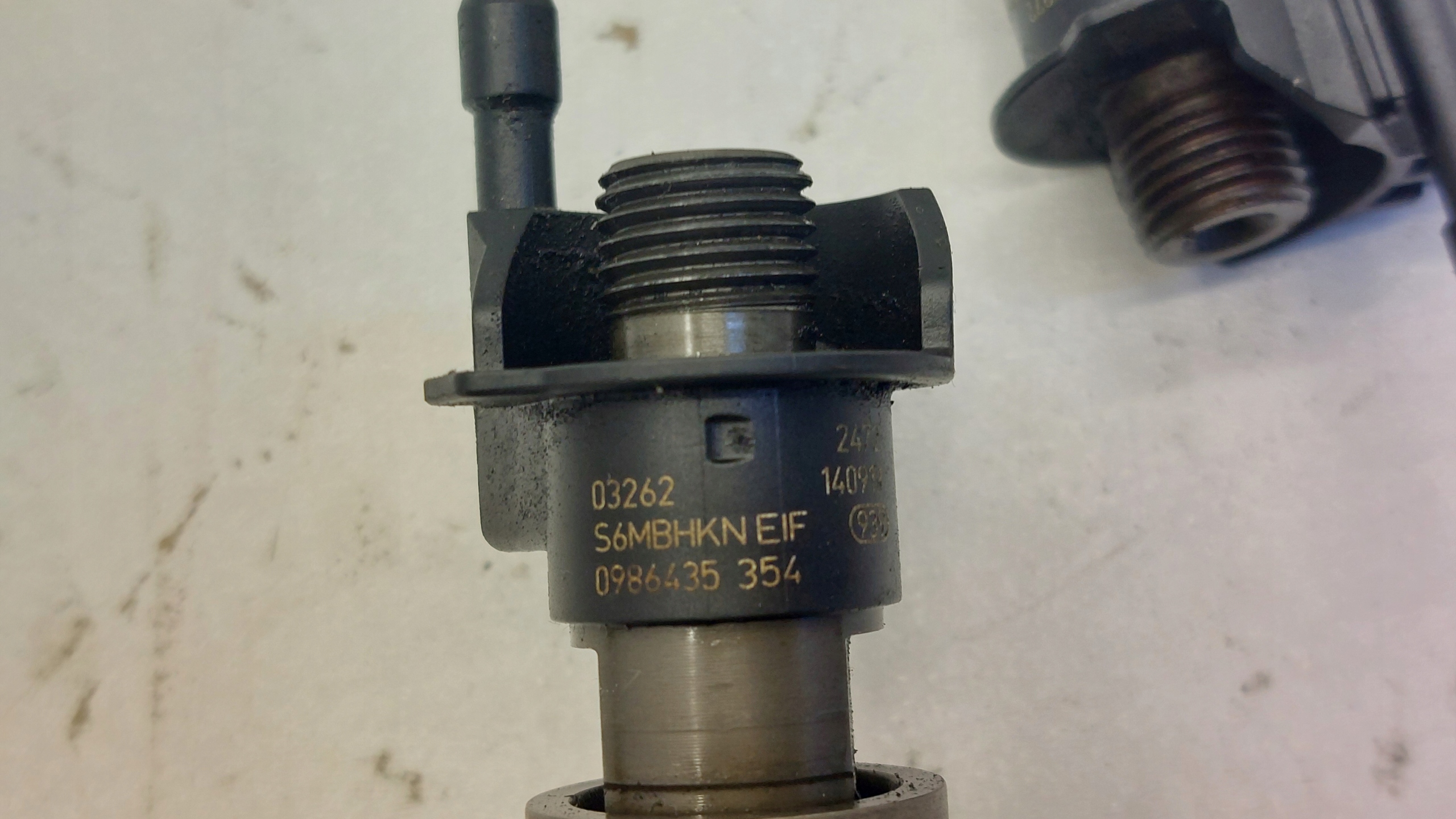 BMW X5 E70 E60 E90 3.0 D M57 306D3 nozzle injector 0986435