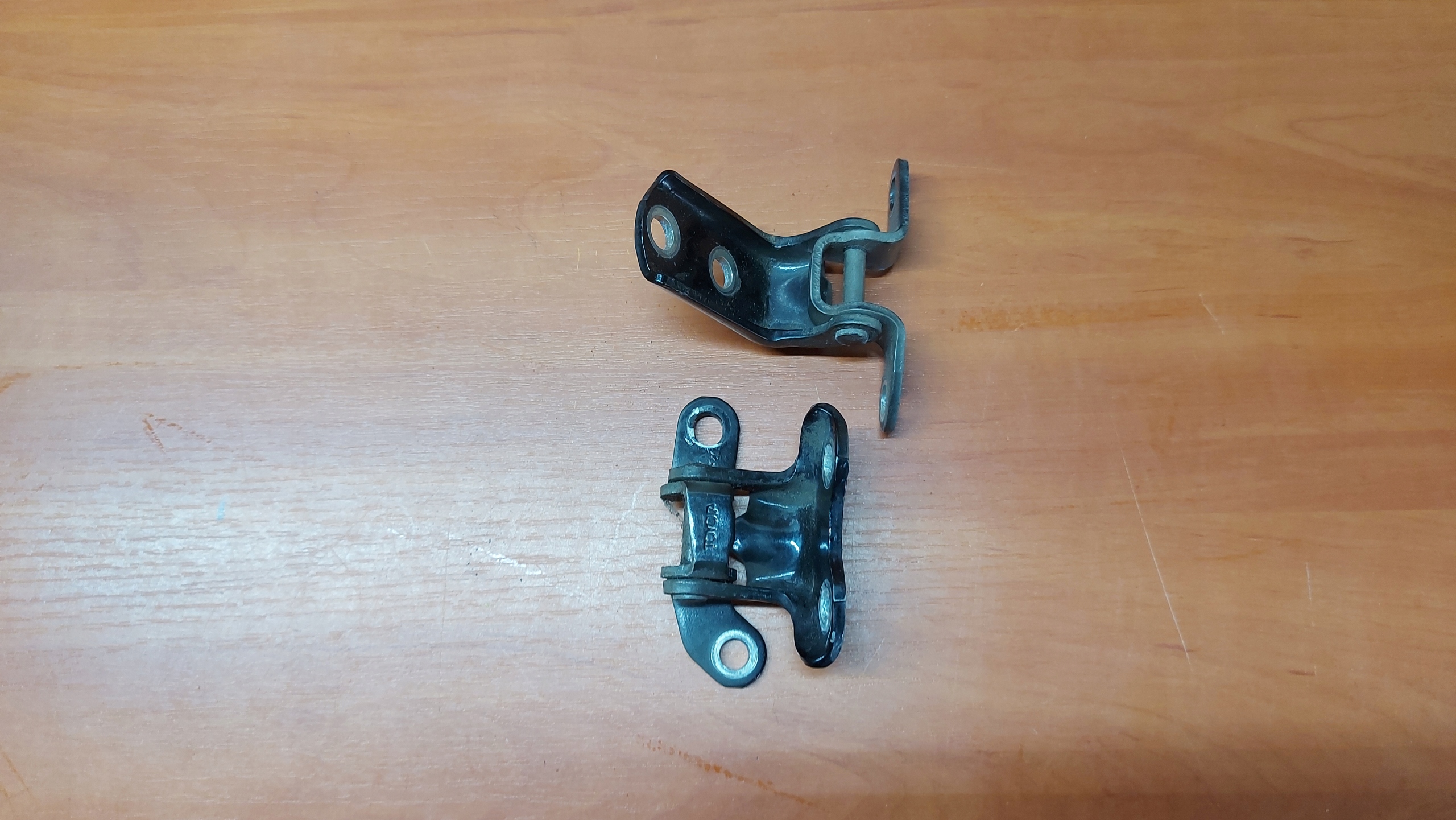 hinges hinge door left left rear part TOYOTA COROLLA VERSO II 04-09