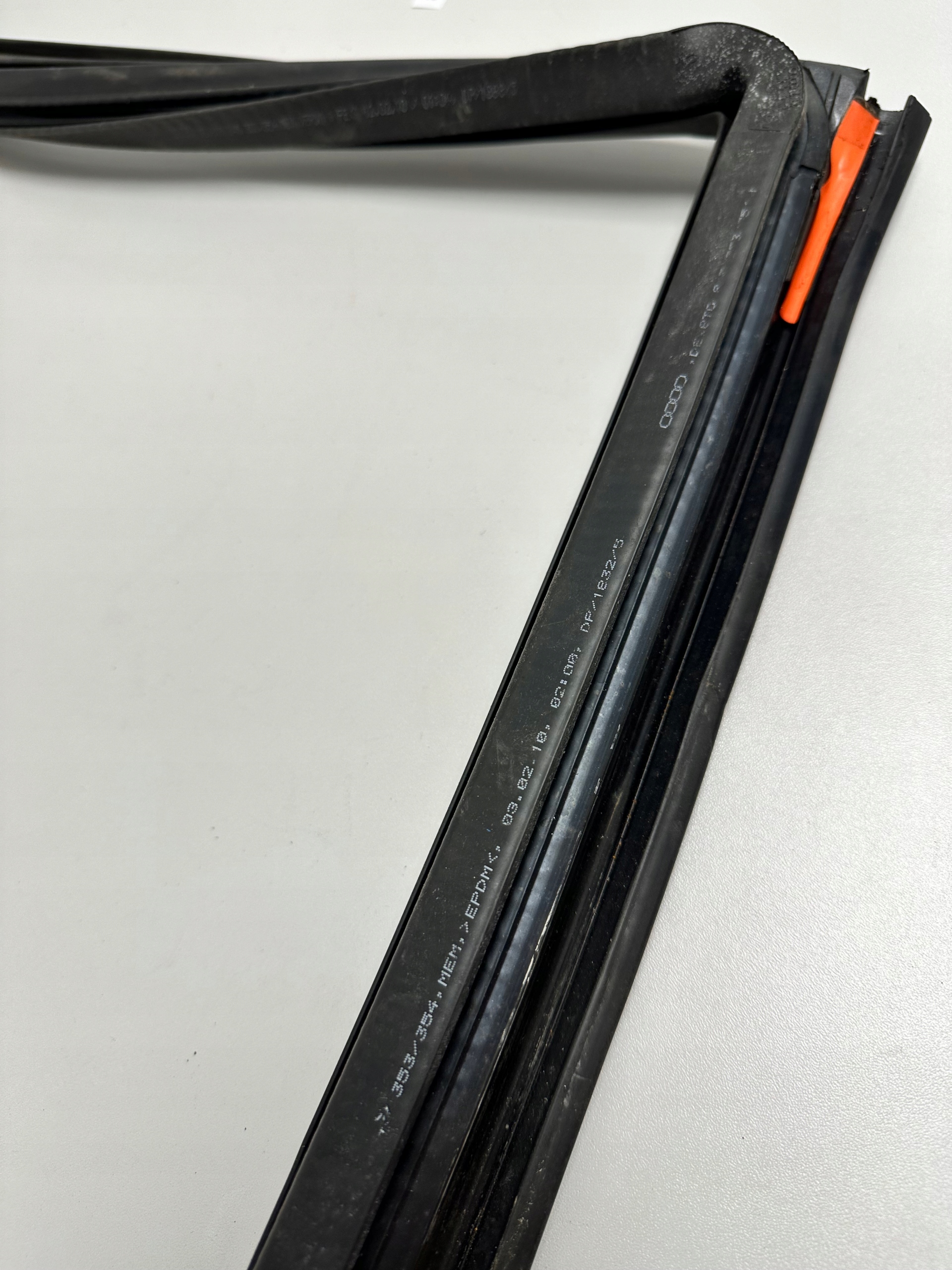 gasket door right front AUDI A5 8T 8T0845354