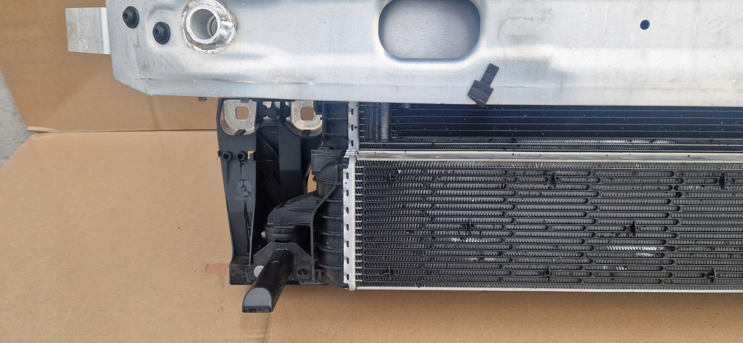 support panel for radiators radiator sider AUDI A4 B9 LIFT 20-24 R 2.0 TDI as new