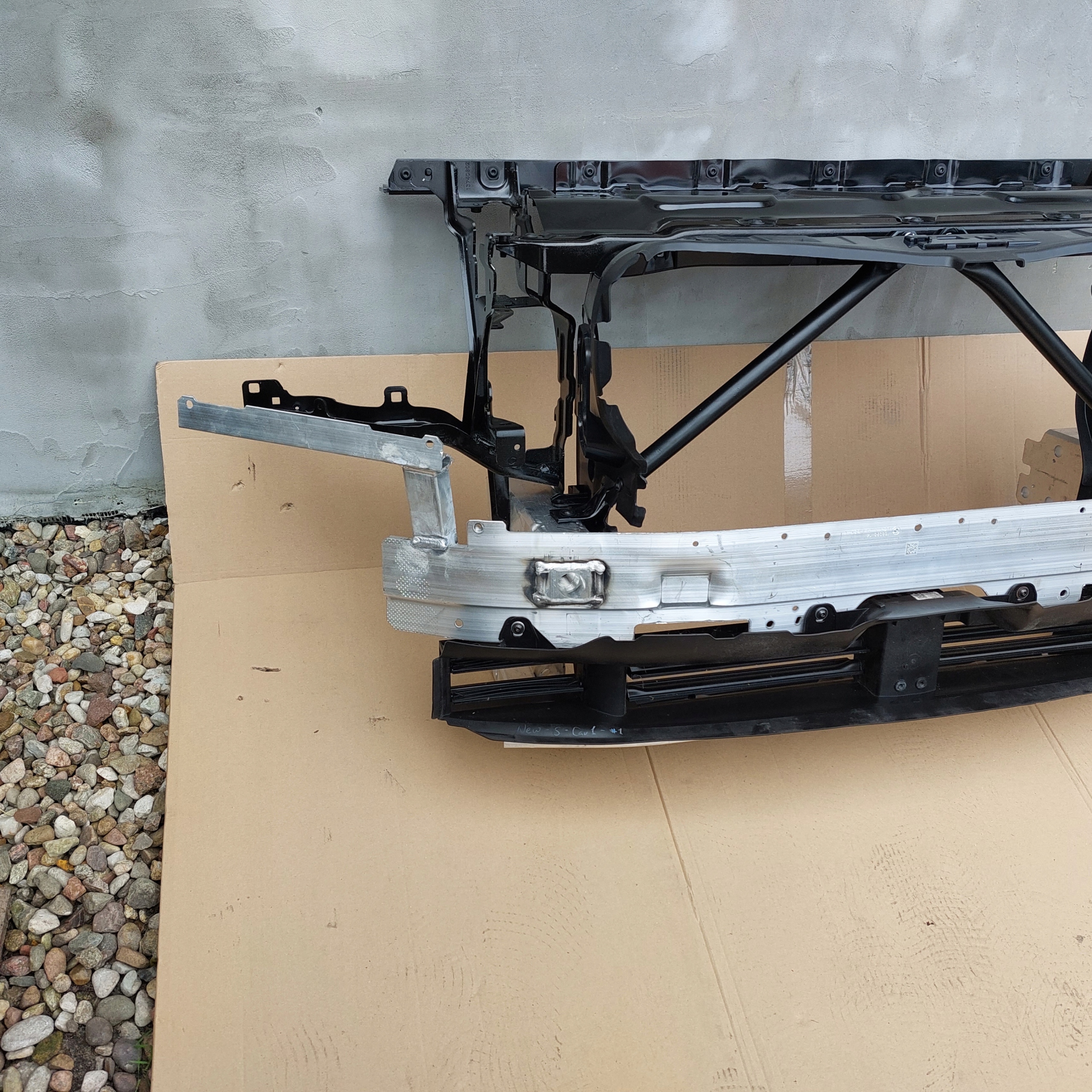 BMW X5 G05 PAS PRZEDNI WZMOCNIENIE BELKA ŻALUZJA Producent części KAMEX