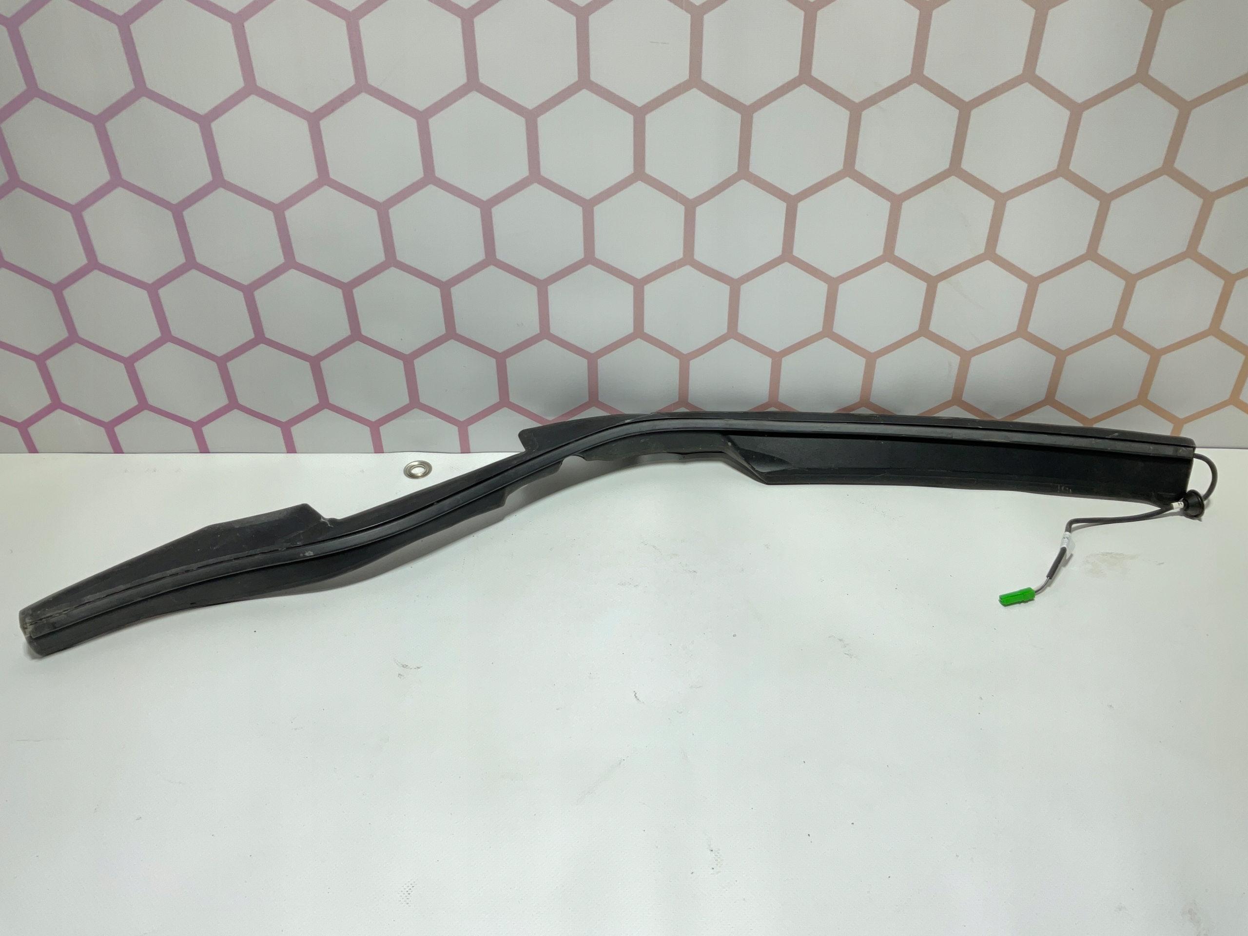 FK72-406A76-AD - ДАТЧИК ЗАКРЫЛКА ЗАДНЯЯ ПРАВАЯ РЕШЕТКА DISCOVERY SPORT