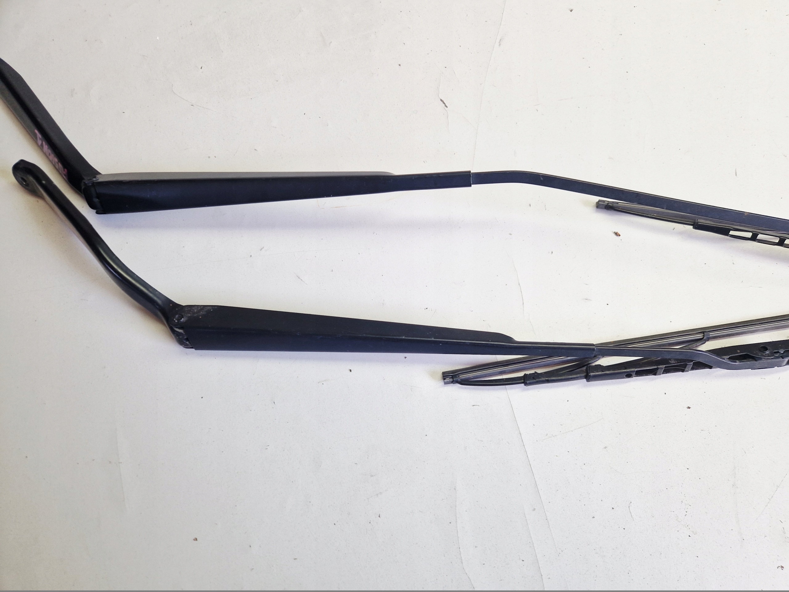 FORD FUSION MK1 wiper arm right left front KOMPLET