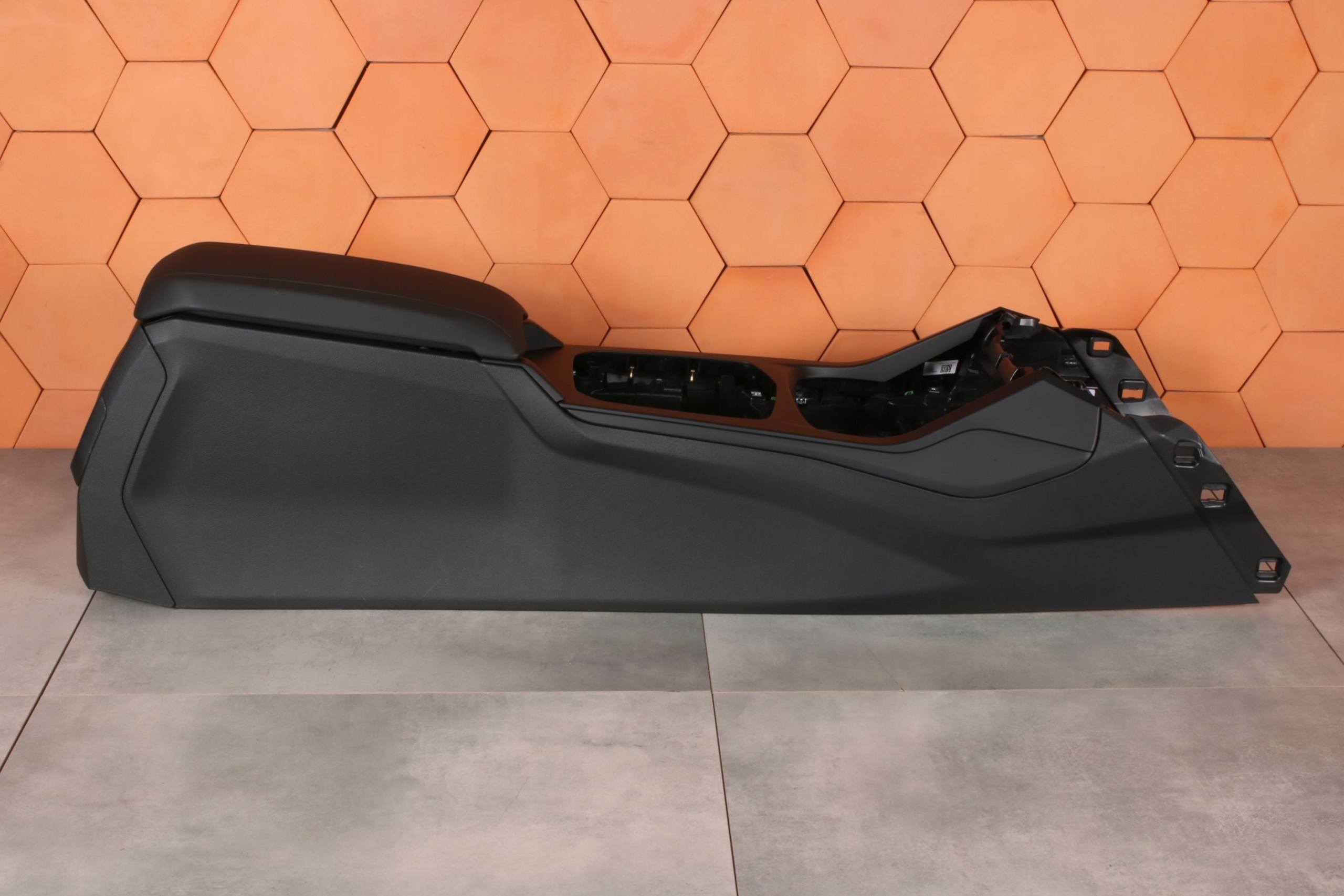 BMW 1' F70 2' F74 TUNEL central armrest black