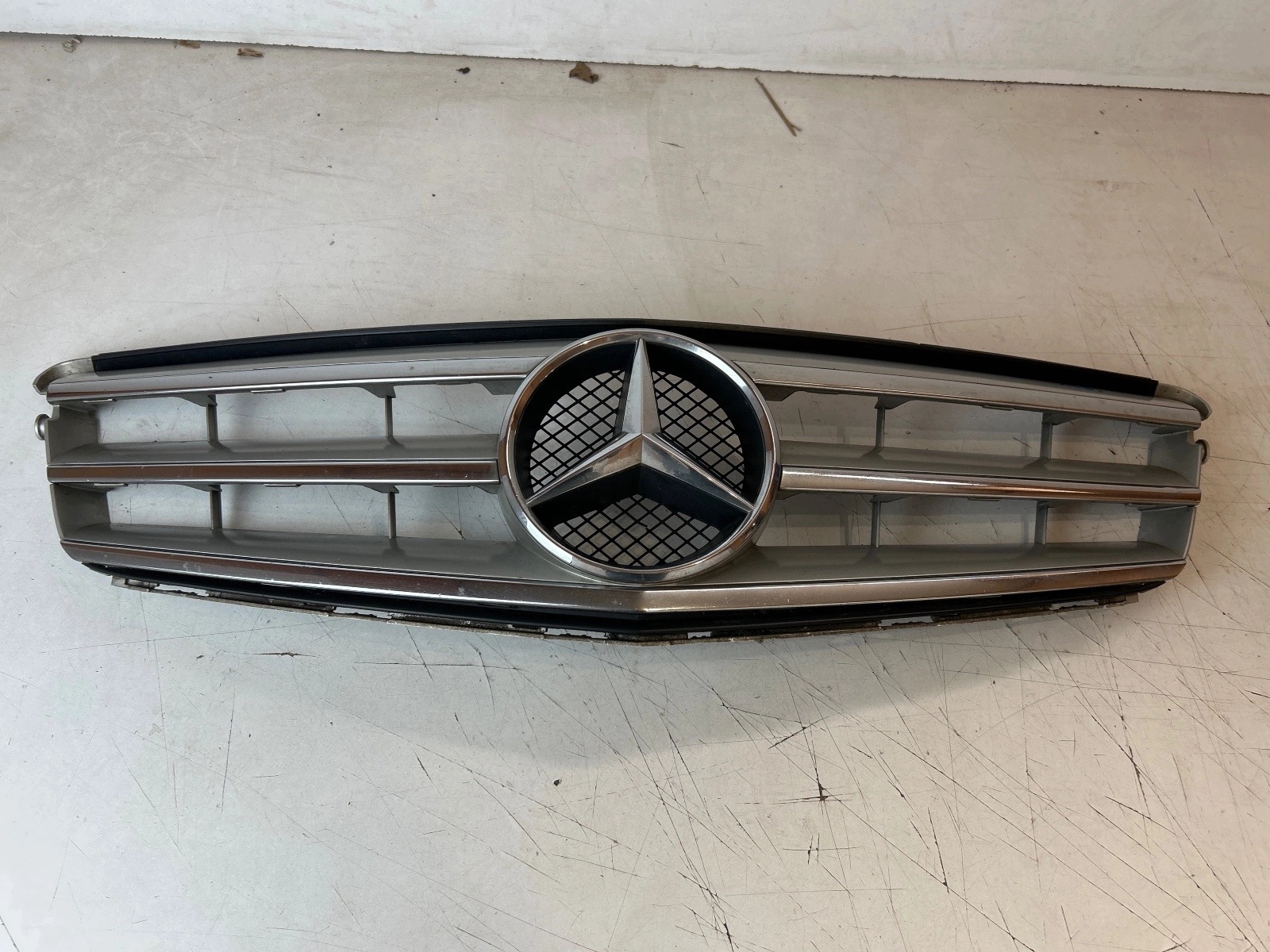 Grill Grill Mercedes W204 C klasa