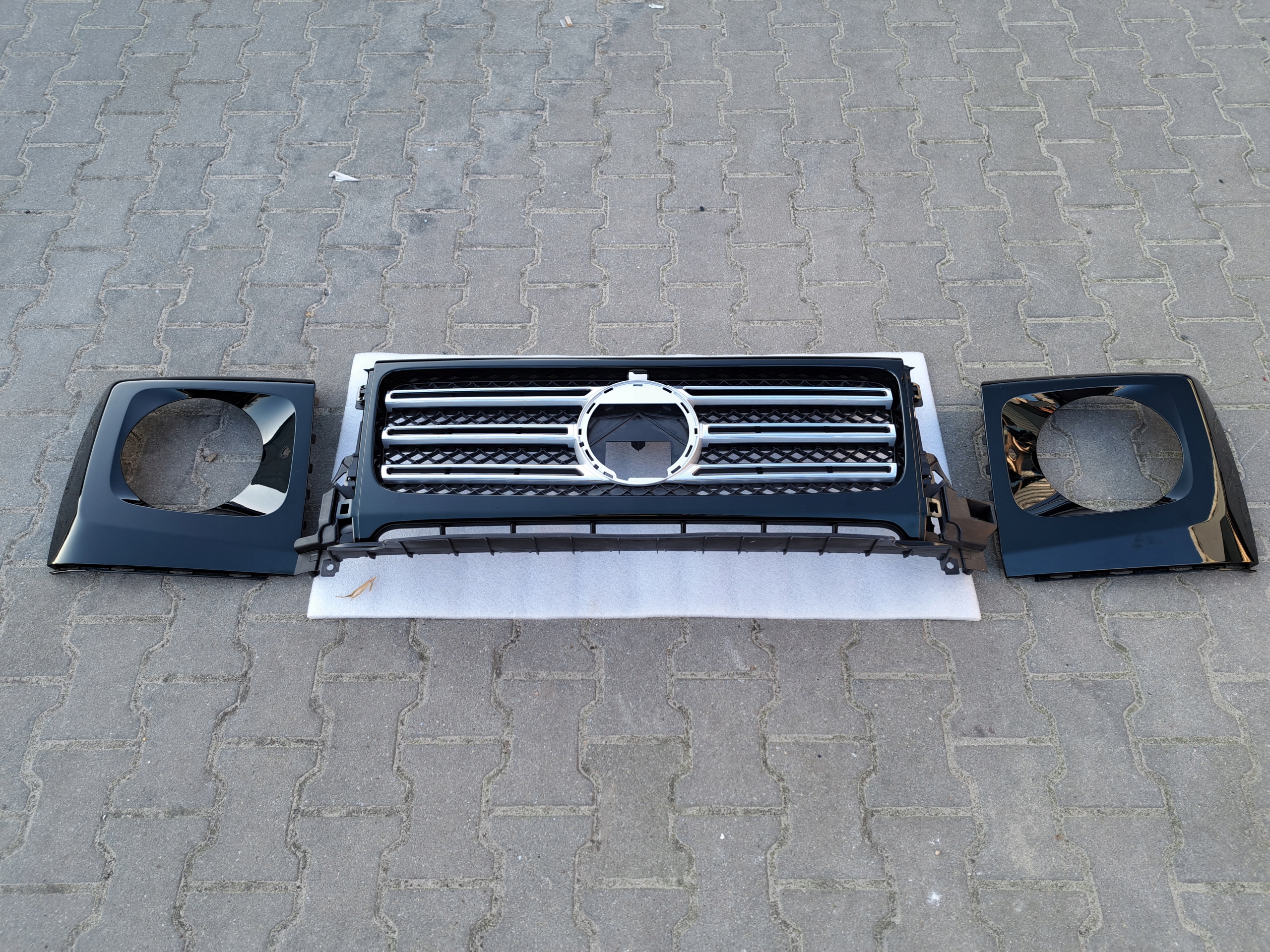 MERCEDES W463 A4638880400 GRILL ATRAPA G-KLASA FV RAMKI L/P KOMPLET
