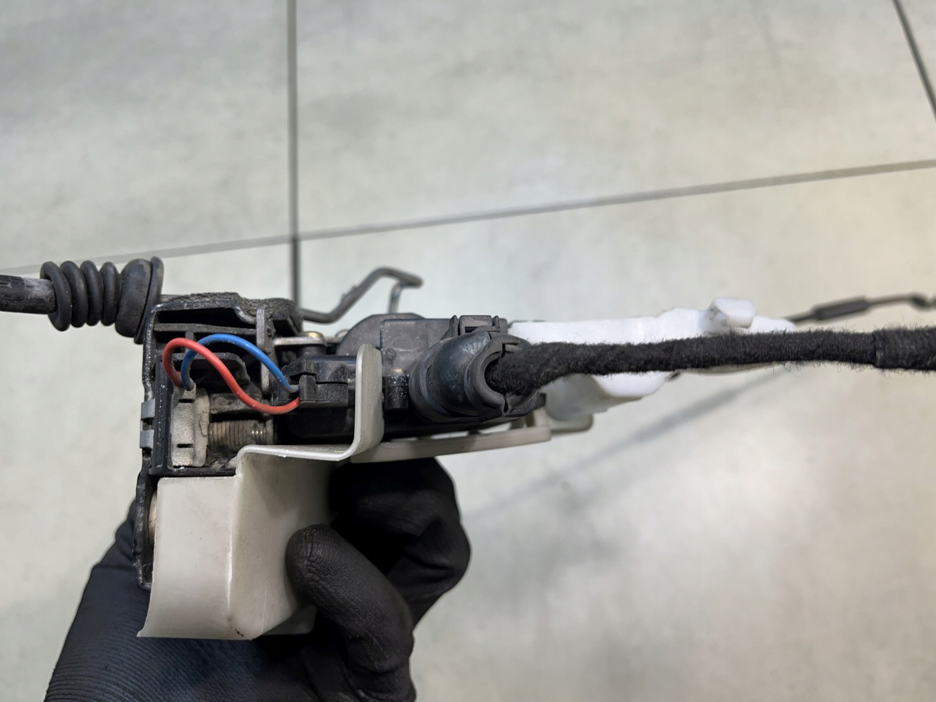 lock door left front 8PIN VW POLO IV 1.2 12V