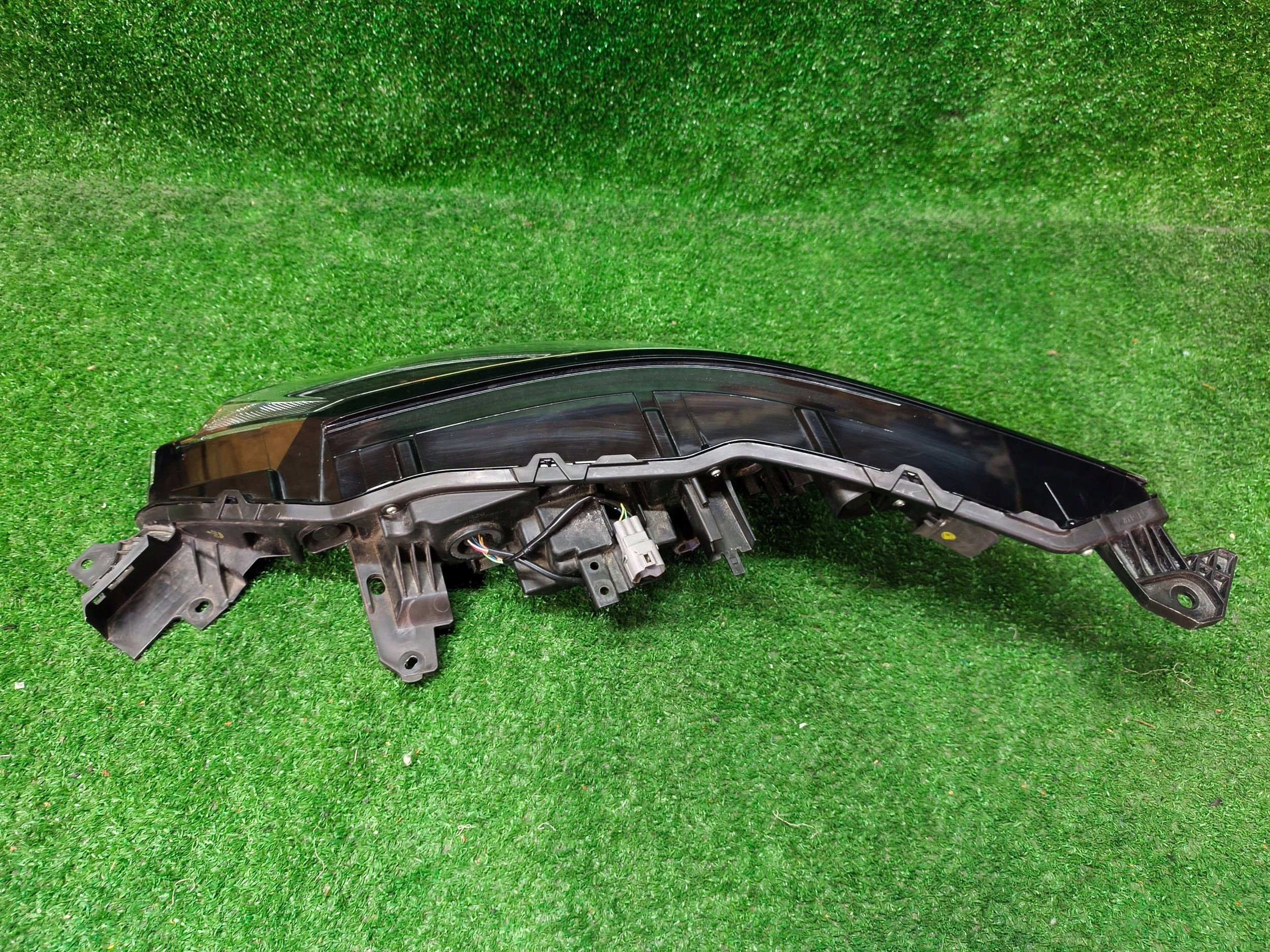 REFLEKTOR right front NISSAN X-TRAIL T33 DRL NR.1158