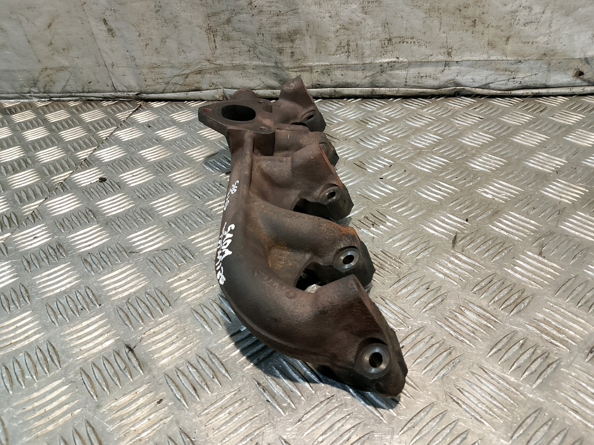 ispušna grana VOLVO S60 i 1 2.4 B 30637797