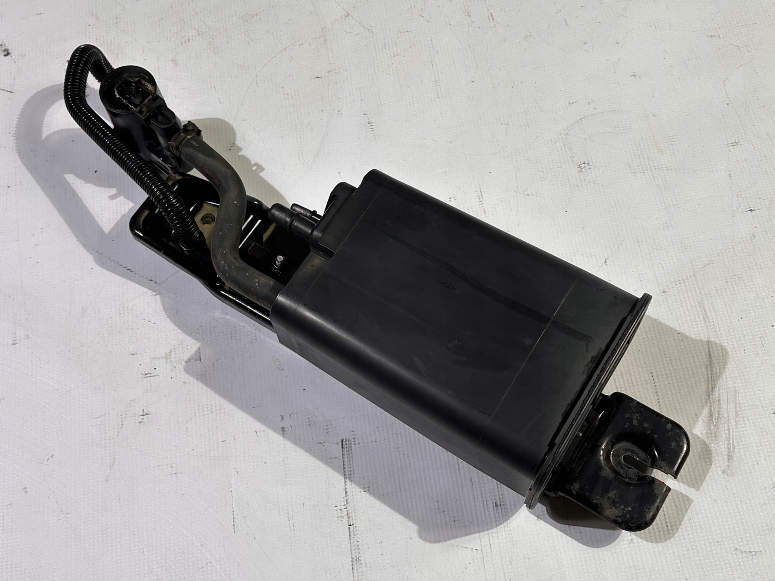 karbonski filter oparow goriva Chevrolet Camaro 2009 - 2015