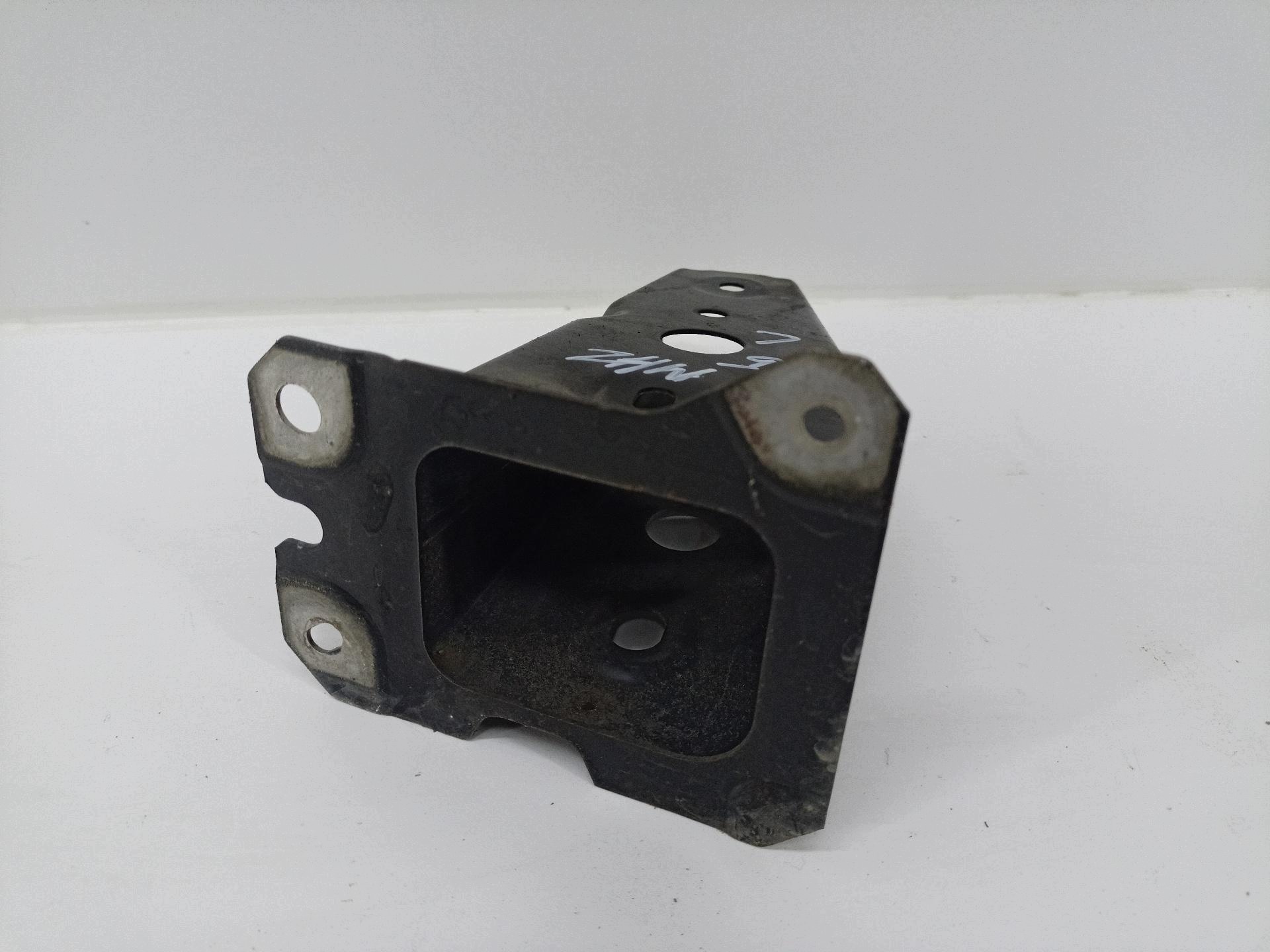 holder left side Mazda 6 3 2014 BJY03488Y