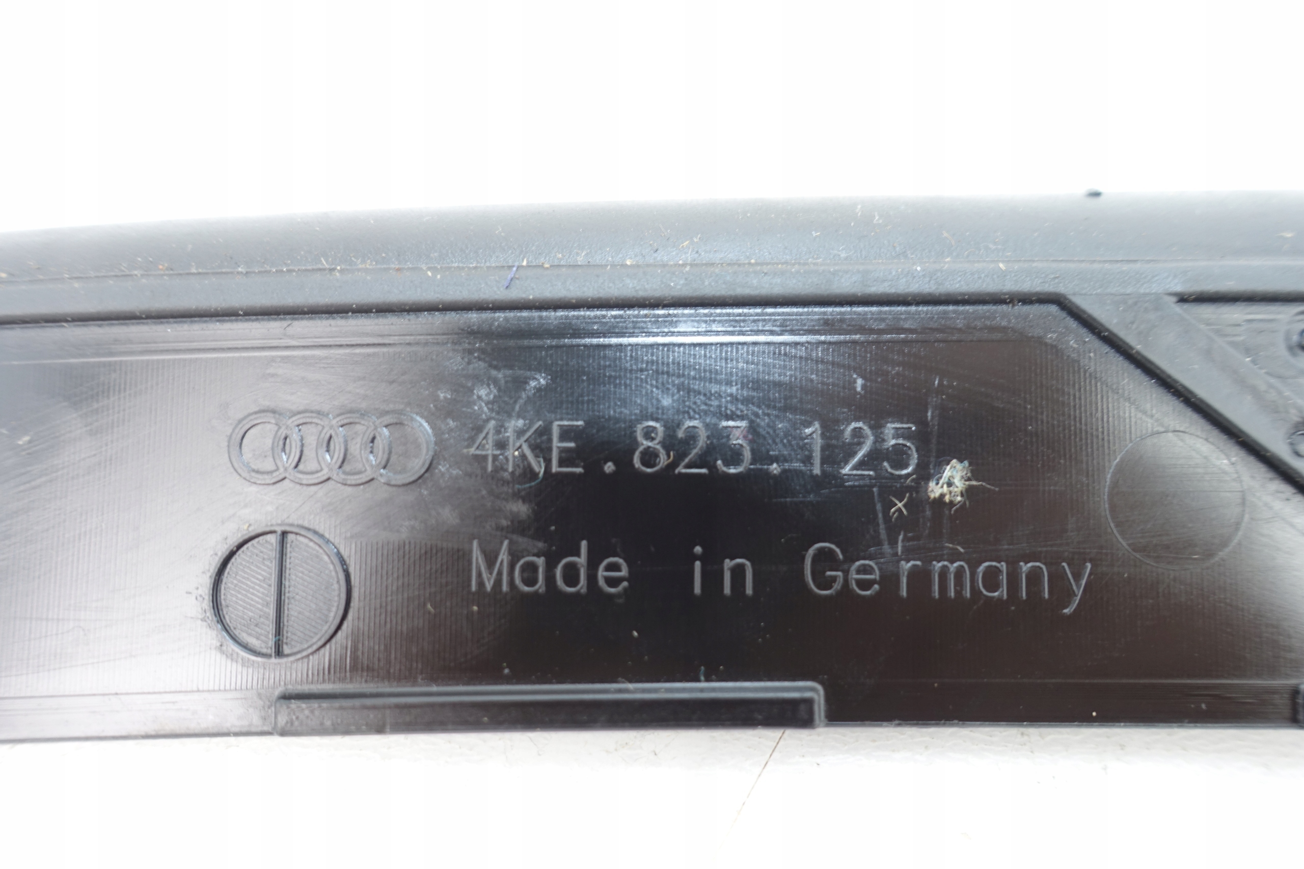 AUDI E-TRON 2020- moulding OCHRONNA gasket bonnets left 4KE823125