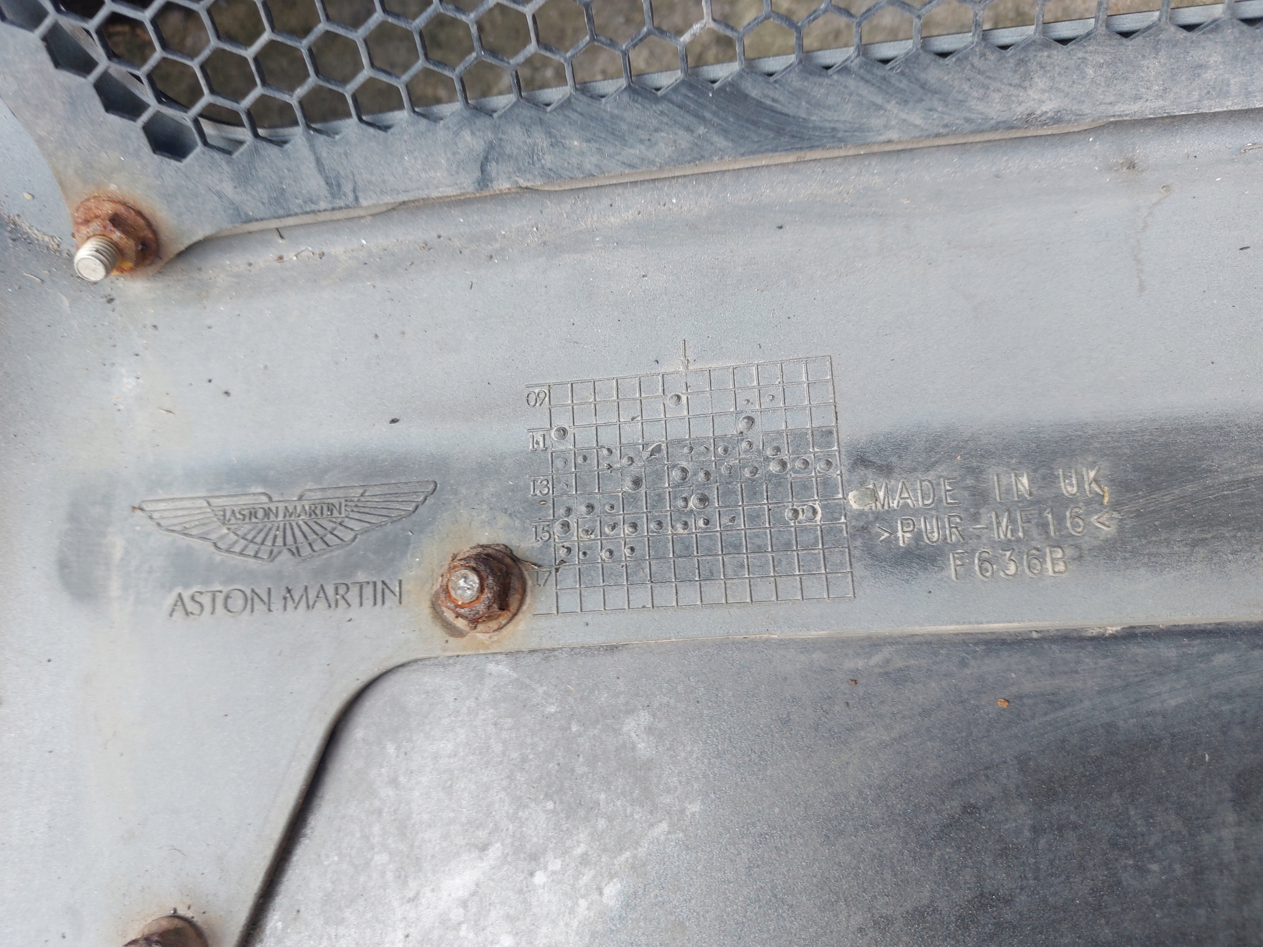 bumper rear part ASTON MARTIN VANTAGE 17r METEORITE SILVER