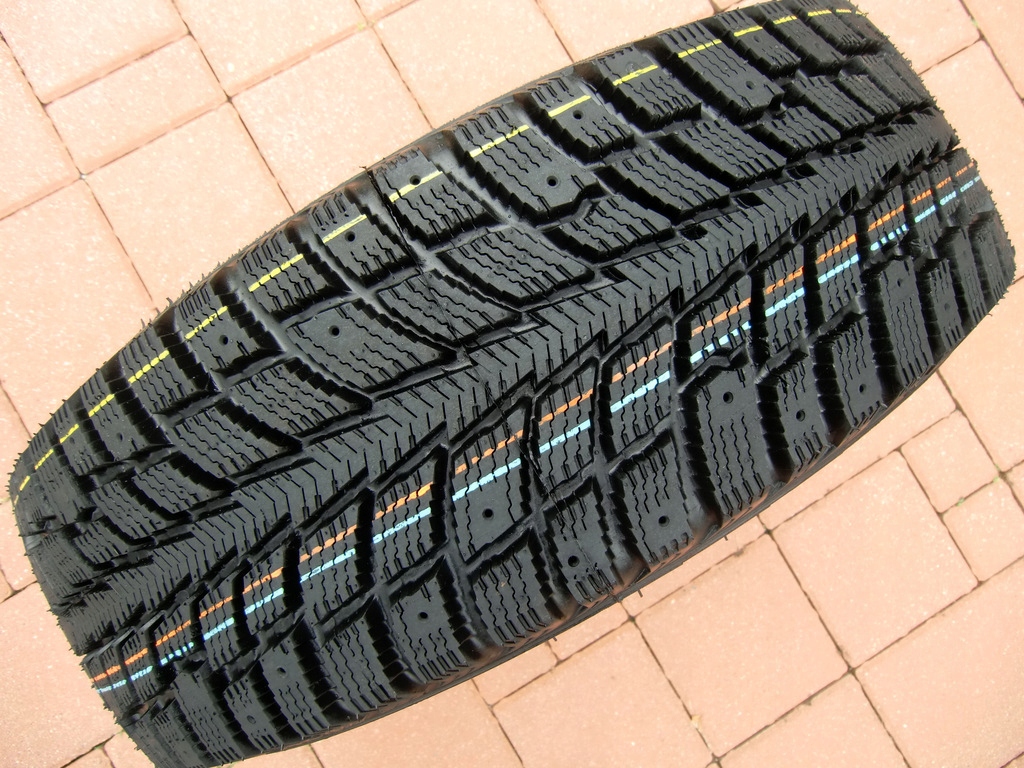 OPONY ZIMOWE 205/60R16 PARA 2 sztuki Marka bez marki