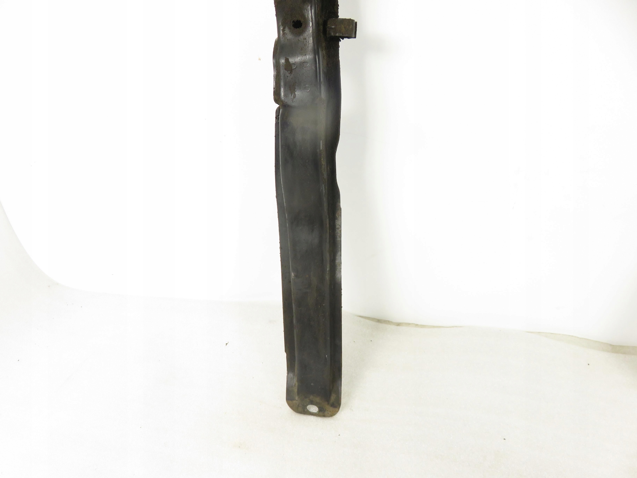 SANKI PRZÓD OPEL VECTRA A Numer katalogowy części SANKI PRZÓD OPEL VECTRA A LIFTBACK 2 - C 20 NEF