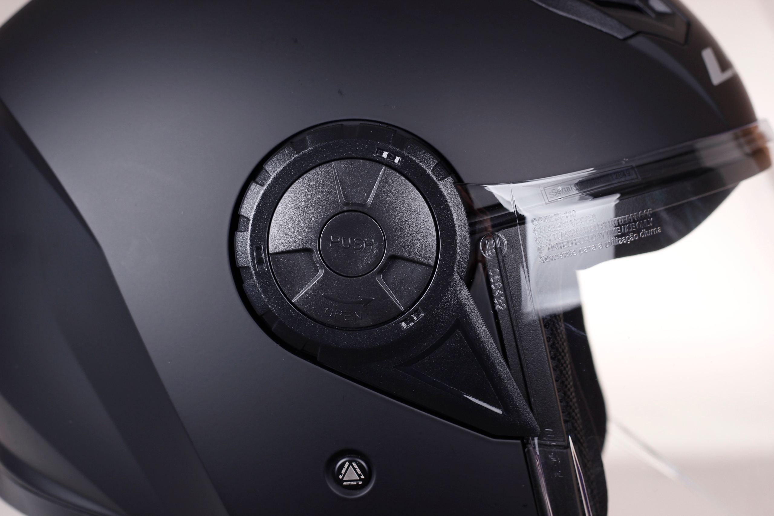 LS2 OF616 AIRFLOW II BLACK MAT KASK OTWARTY JET ECE 22.06 Waga produktu 1200 g