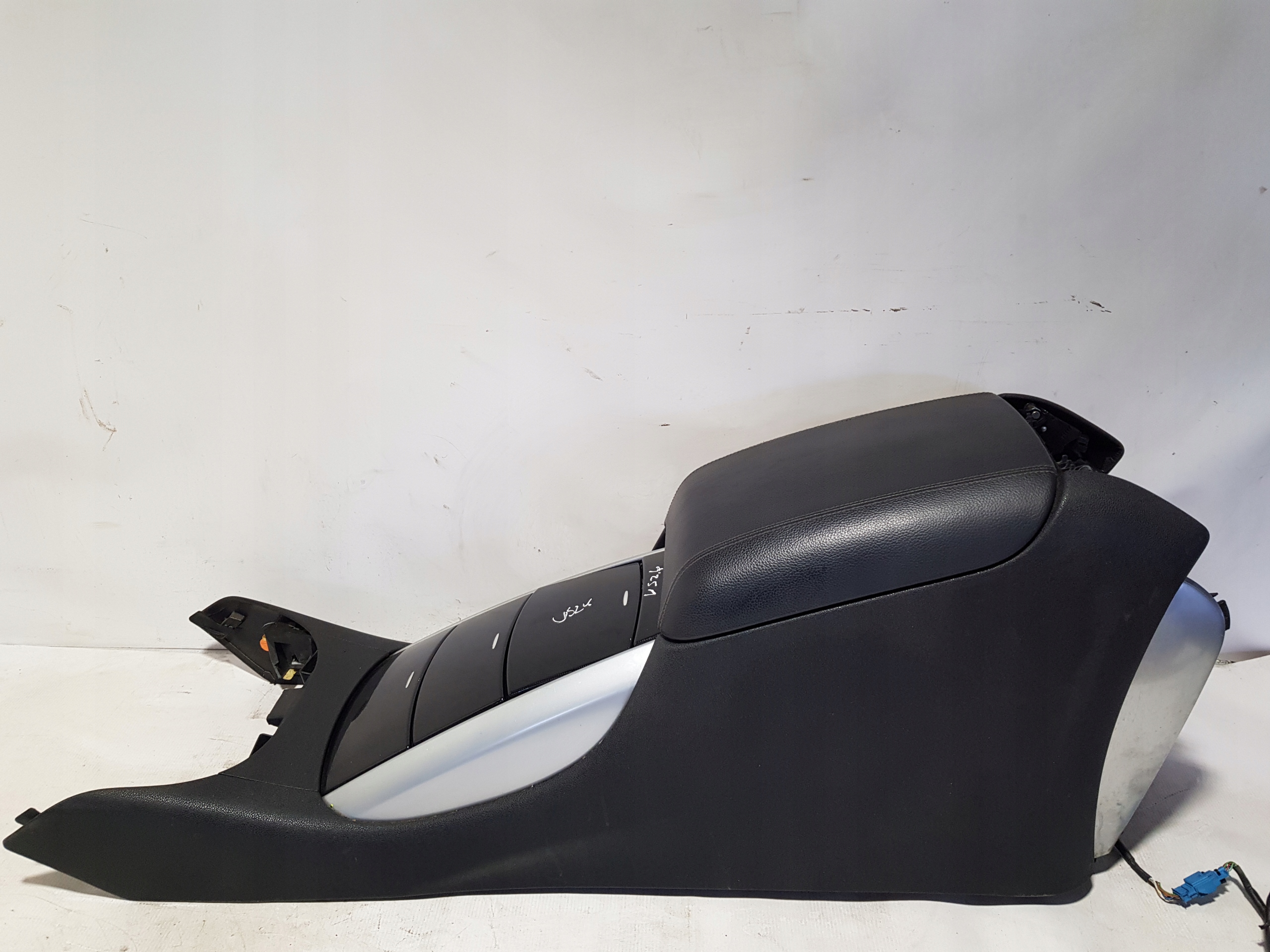 armrest MERCEDES W251 TUNEL