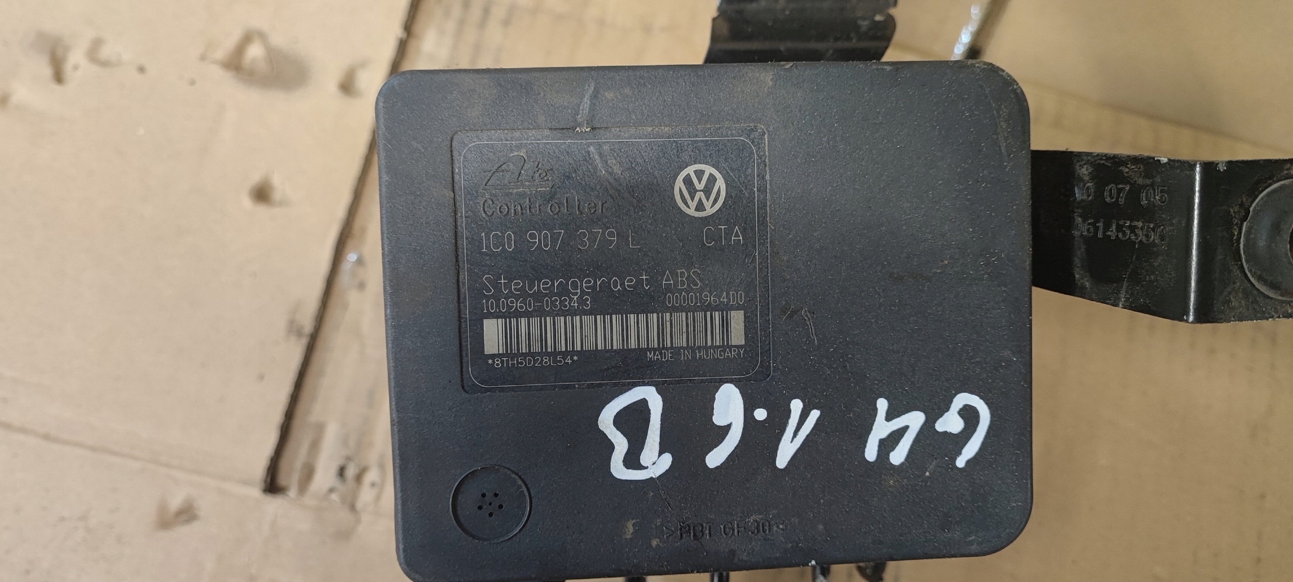 GOLF IV 4 BORA BEETLE brake booster ABS control unit 1C0907379L 1J0614517G
