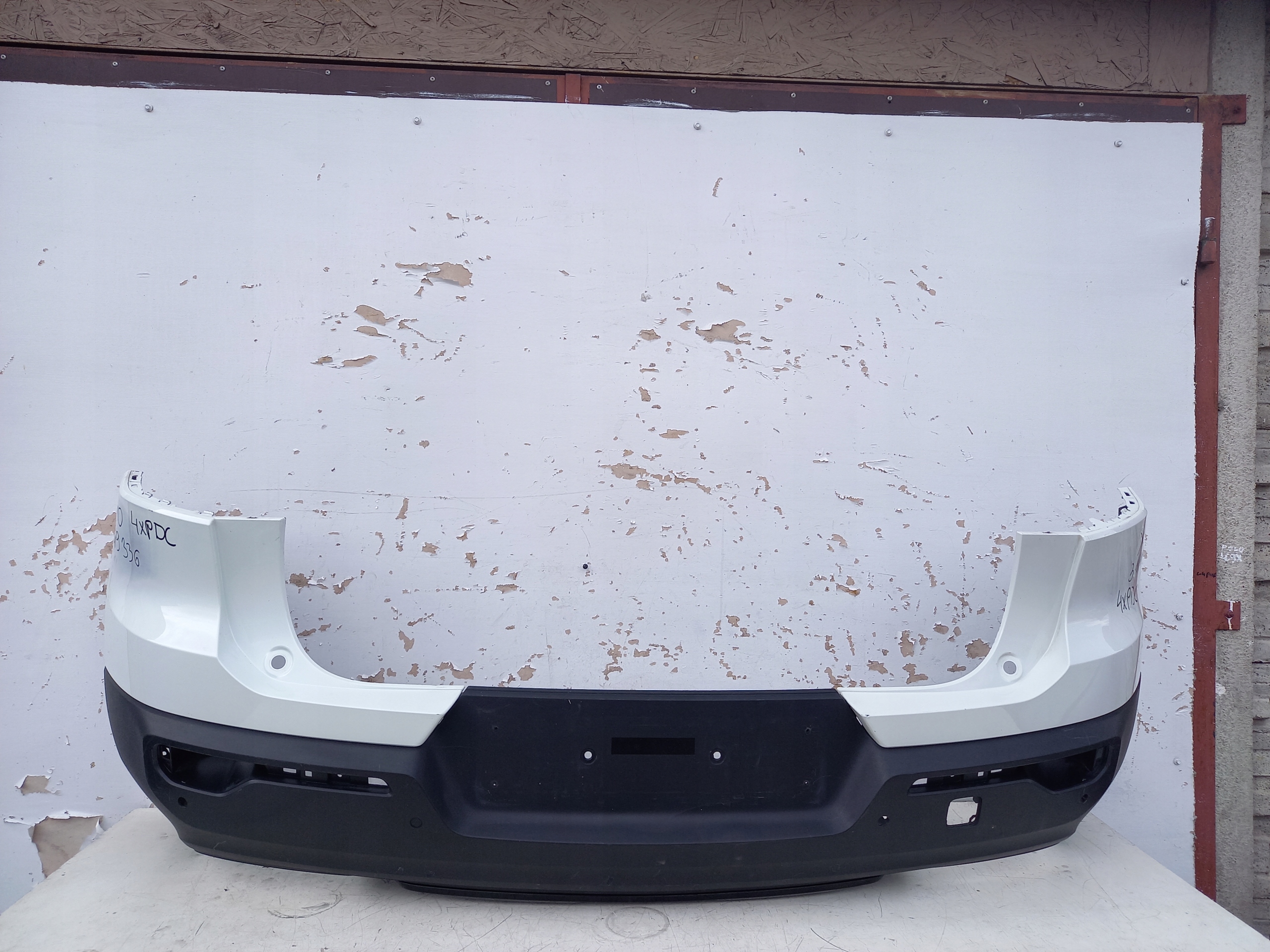 Zderzak tył 4xPDC Volvo XC40 31449337