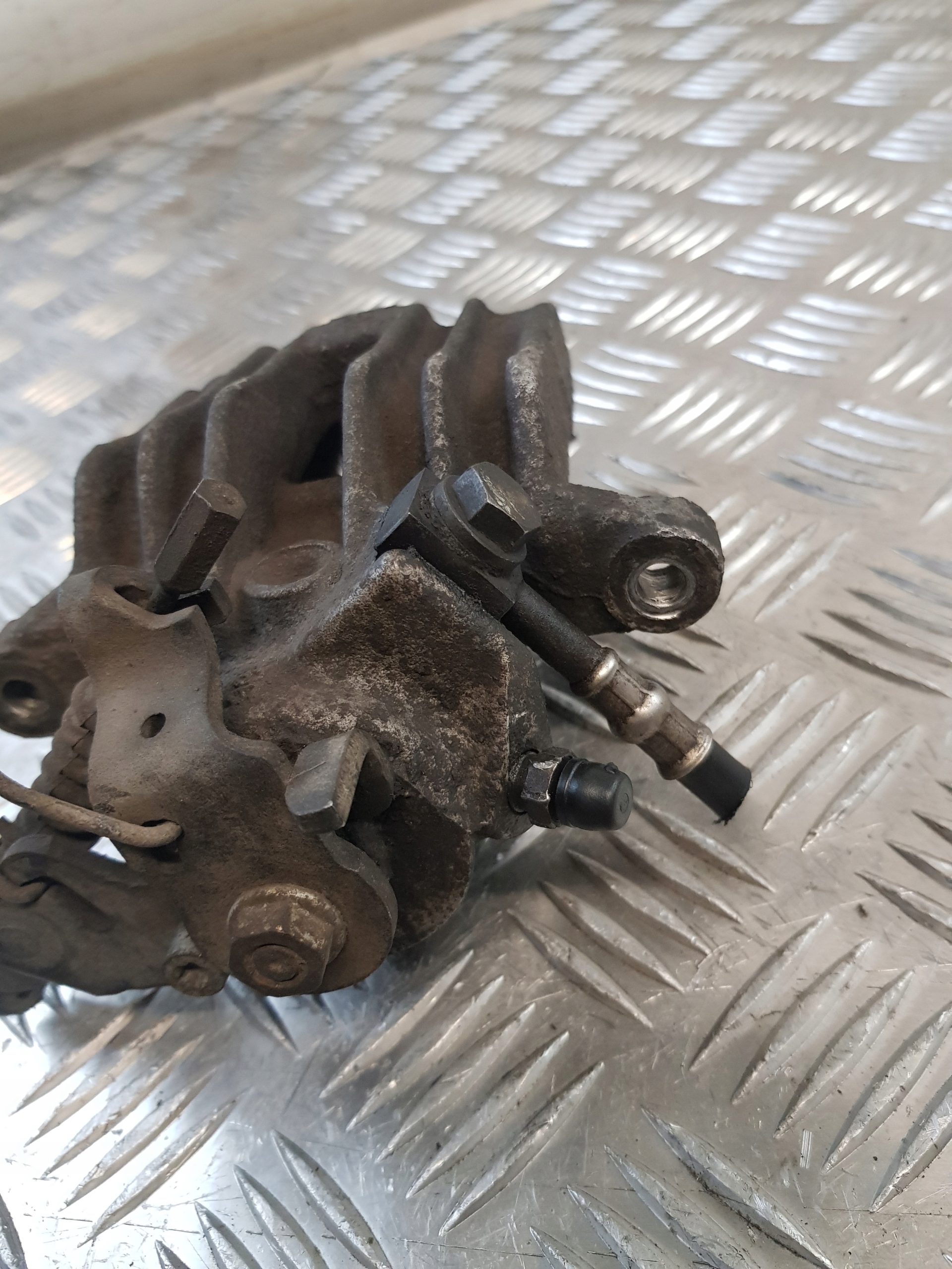 caliper brake left rear part SKODA OCTAVIA and 1.8B EU