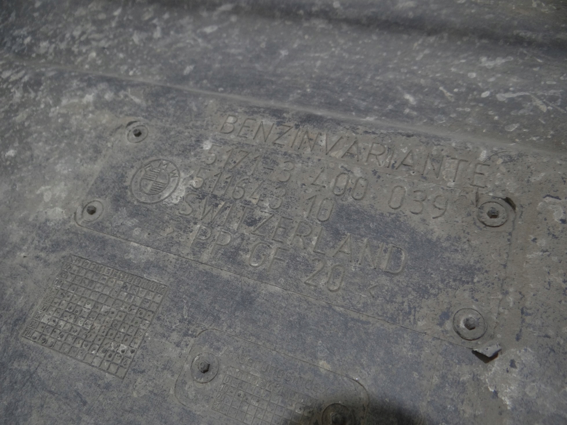 Blende Abdeckung Unterfahrschutz links BMW X3 E83 3417402 (20189891)