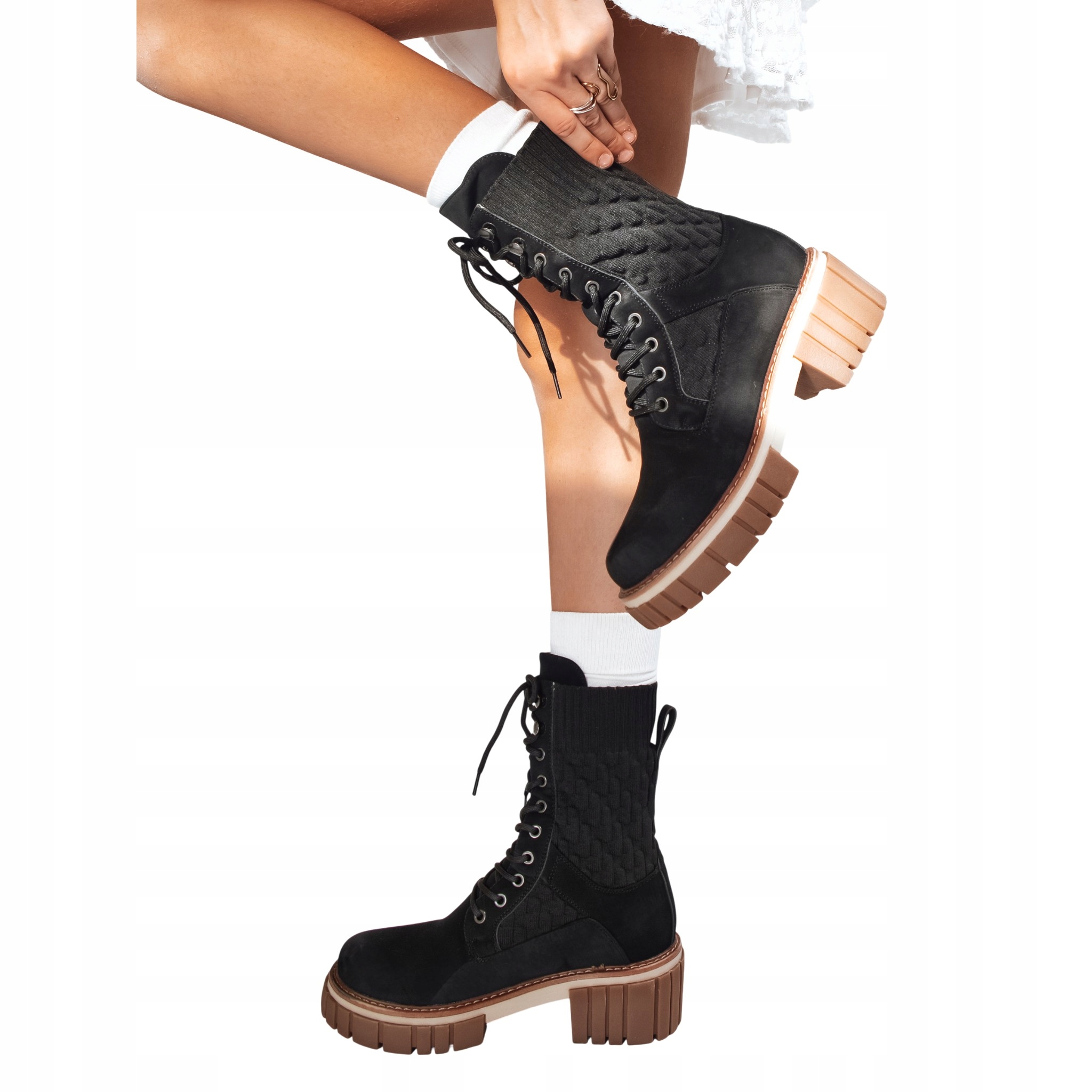 Botki damskie sznurowane zamszowe na platformie czarne ZY1239 37