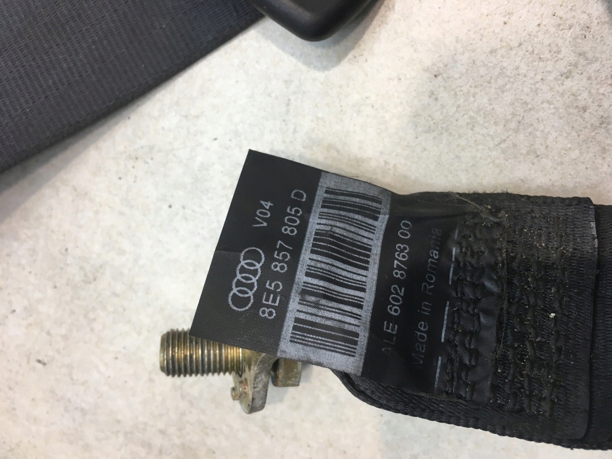 Gurten Sicherheits rechts heck AUDI A4 B7 8E5857805D