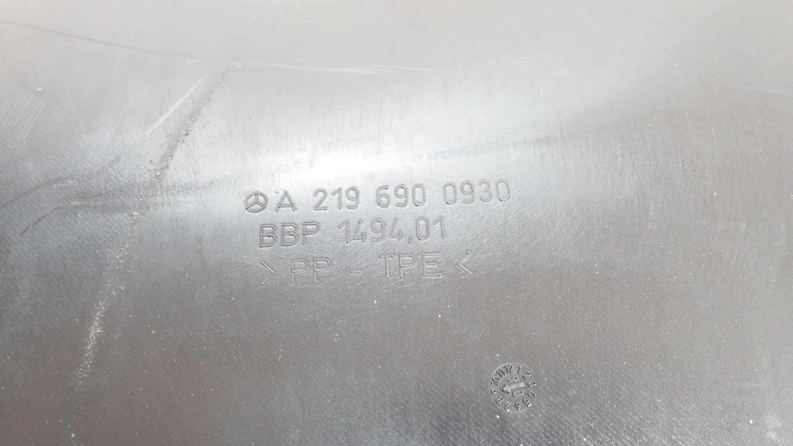Mercedes CLS W219 mudguard left front A2196900930