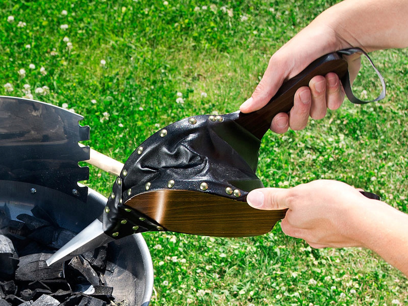 Miech do rozpalania grilla dmuchawa Producent Master Grill