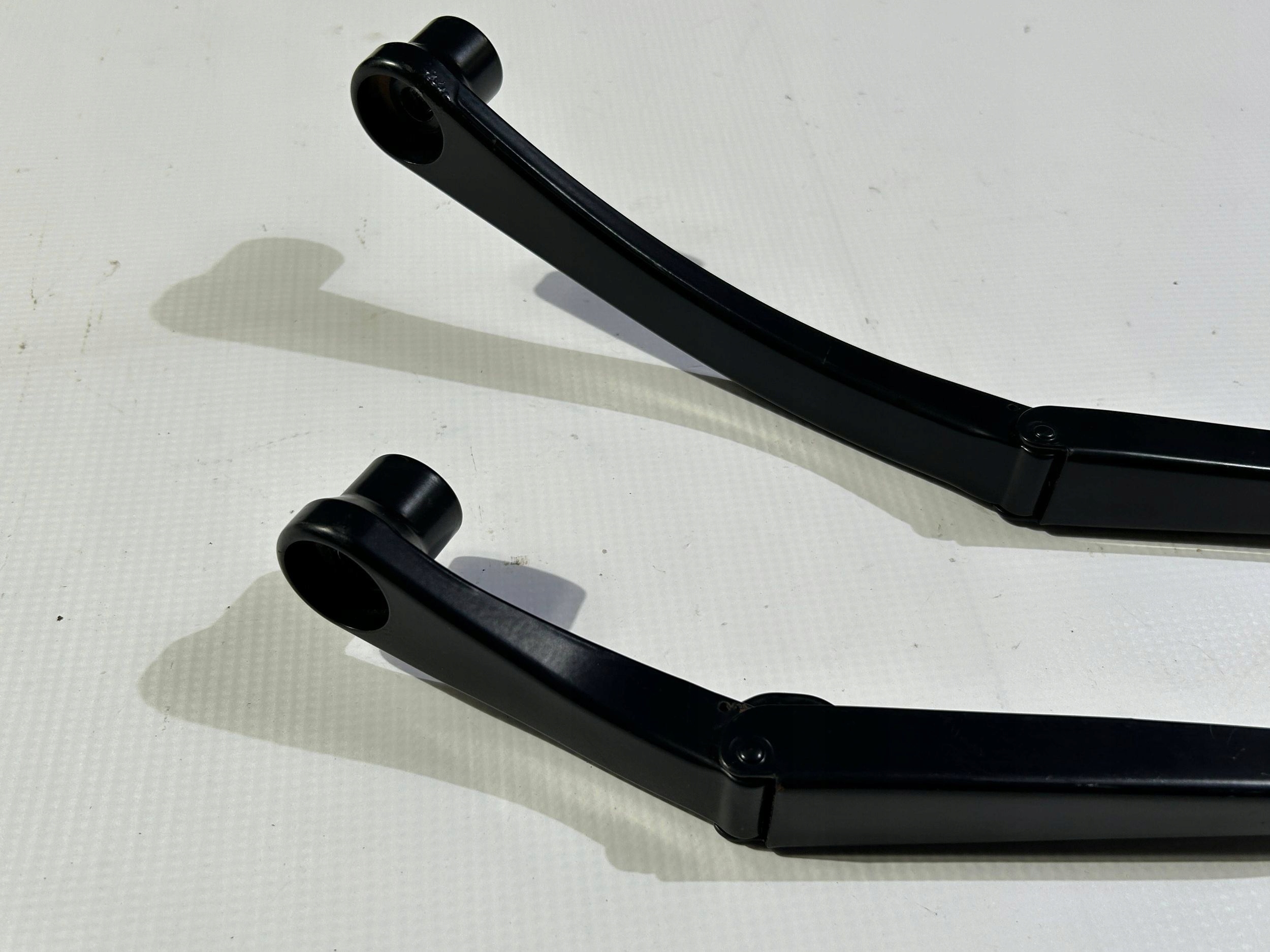 wiper arm windows przedniej komplet Dodge Challenger 2008