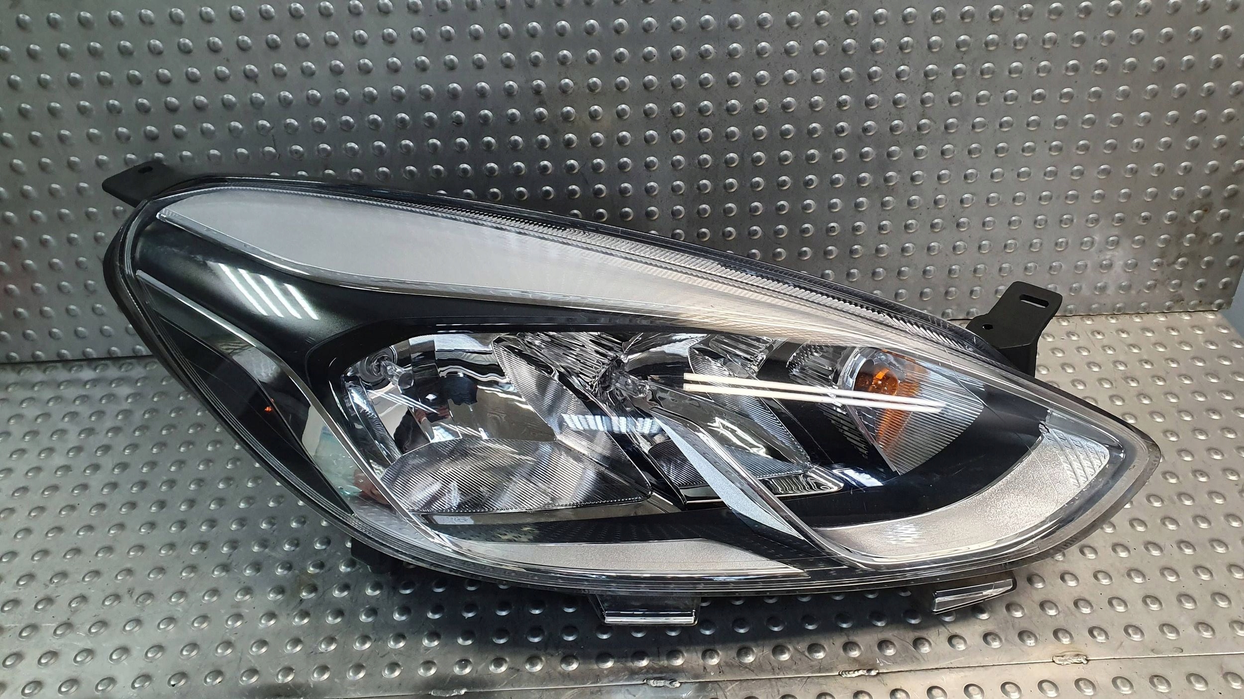 light front right FORD FIESTA MK8 H1BB-13W029-AE 16